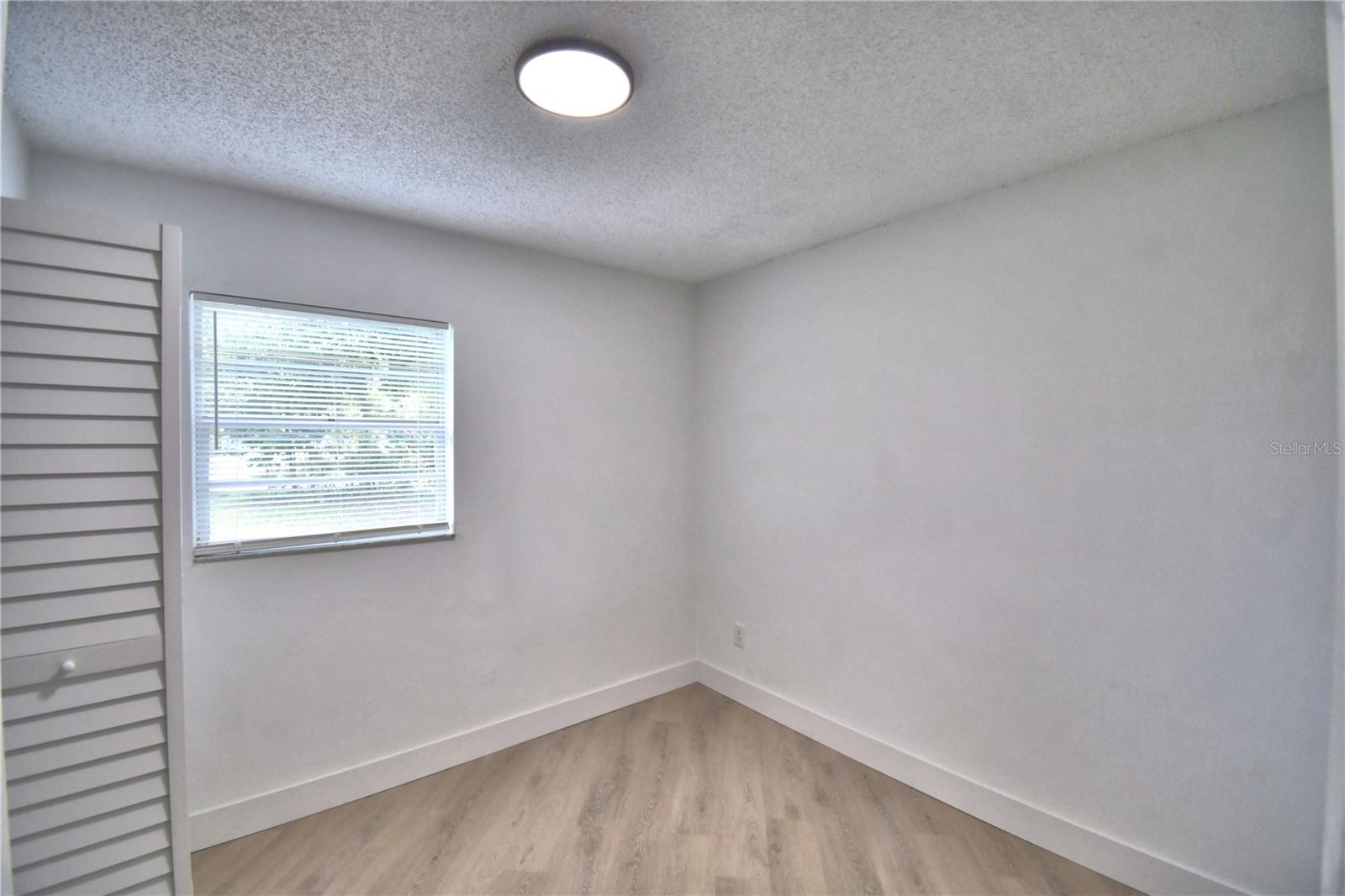 CANDLELIGHT OAKS - Residential