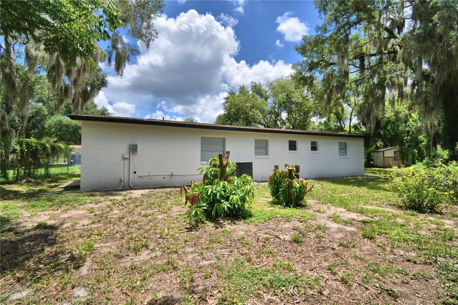 CANDLELIGHT OAKS - Residential