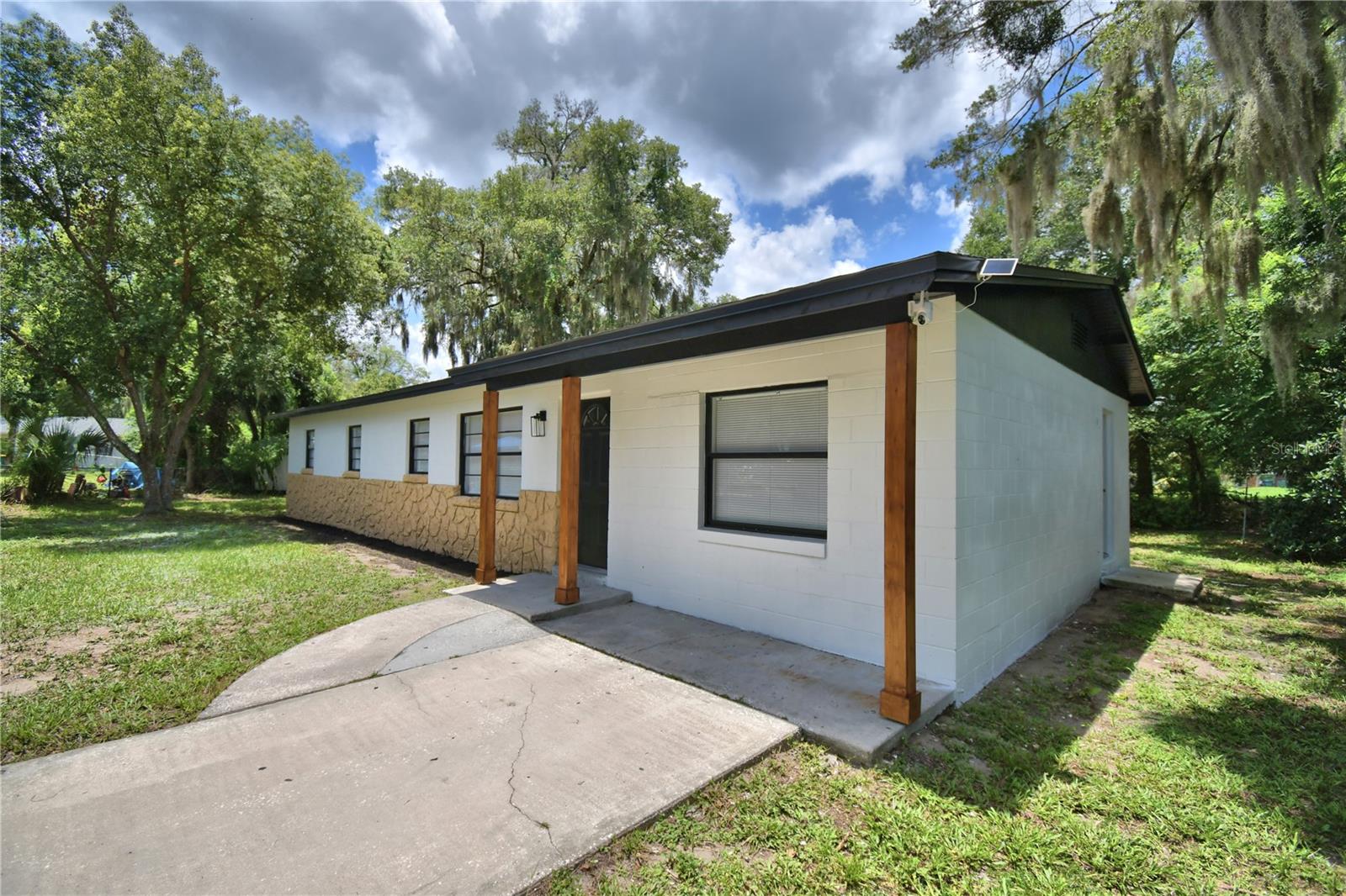 CANDLELIGHT OAKS - Residential