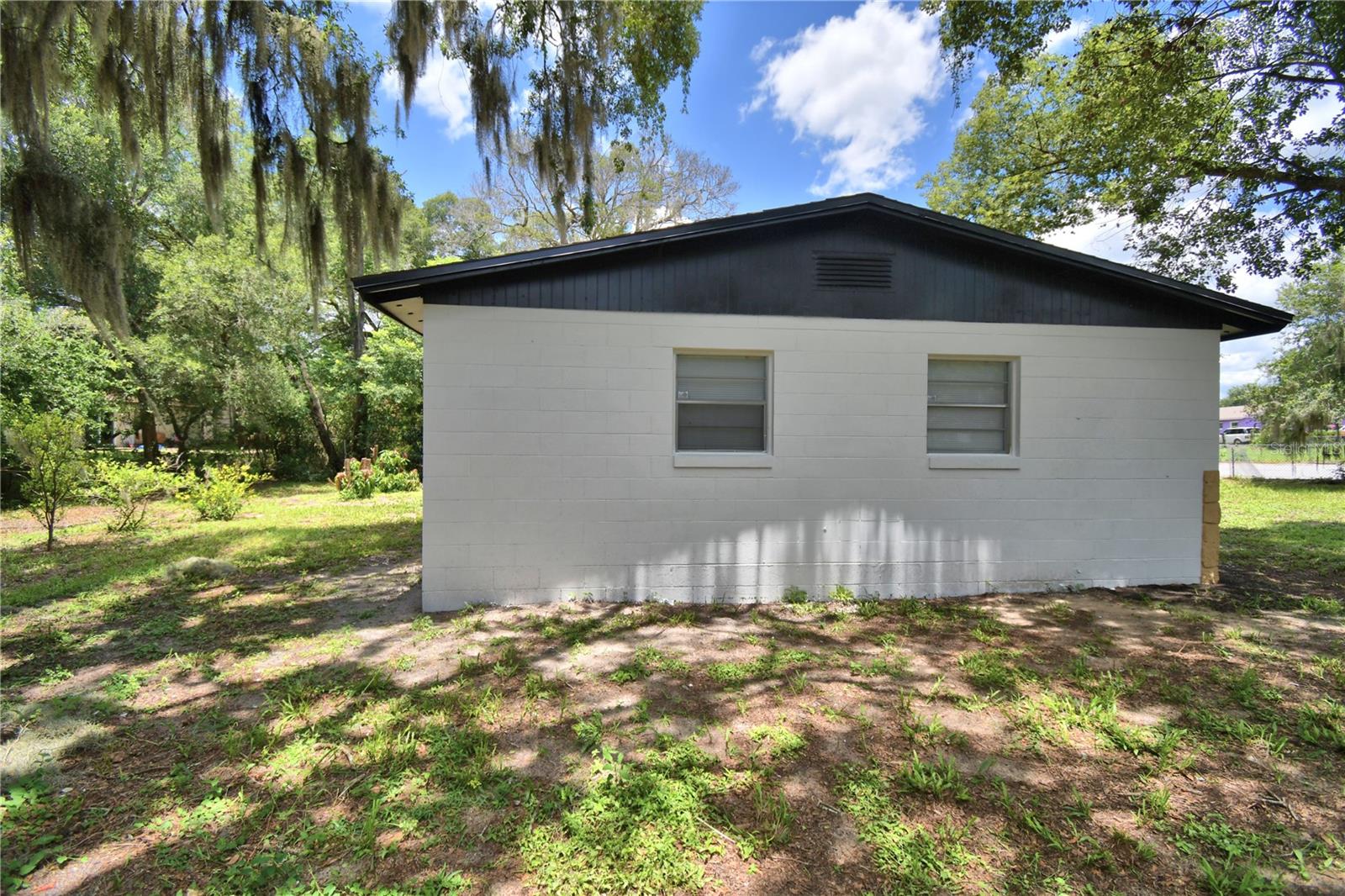 CANDLELIGHT OAKS - Residential