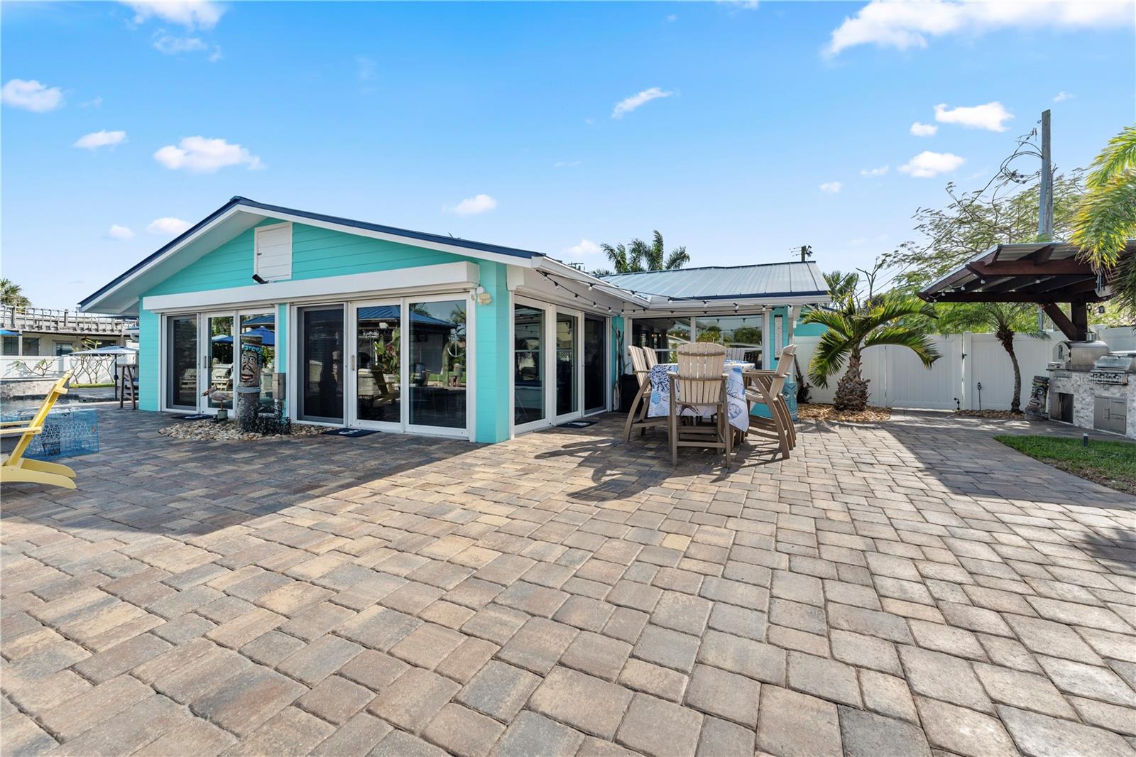 REPLAT/HALIFAX SHORES - Residential