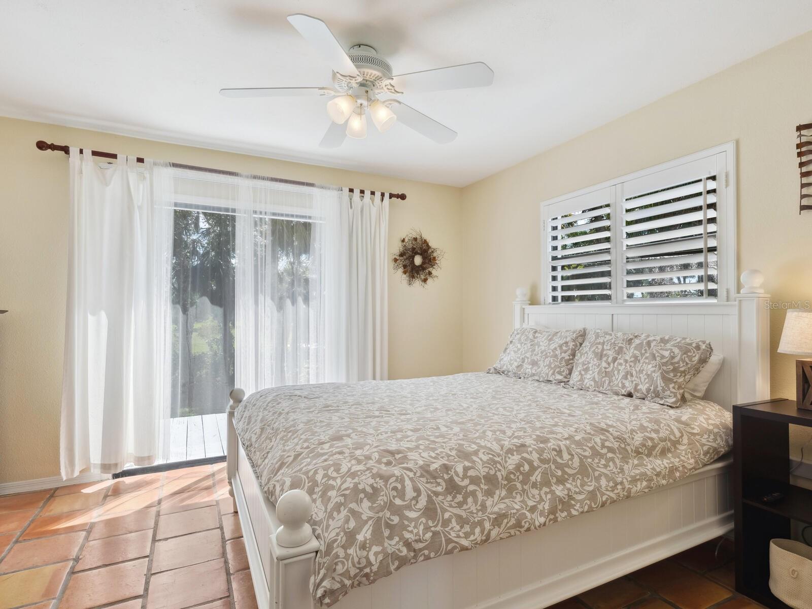 BENEVA OAKS - Residential