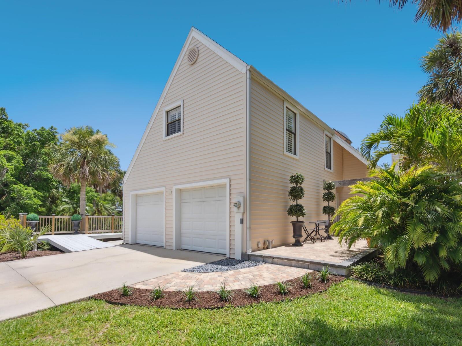 BENEVA OAKS - Residential