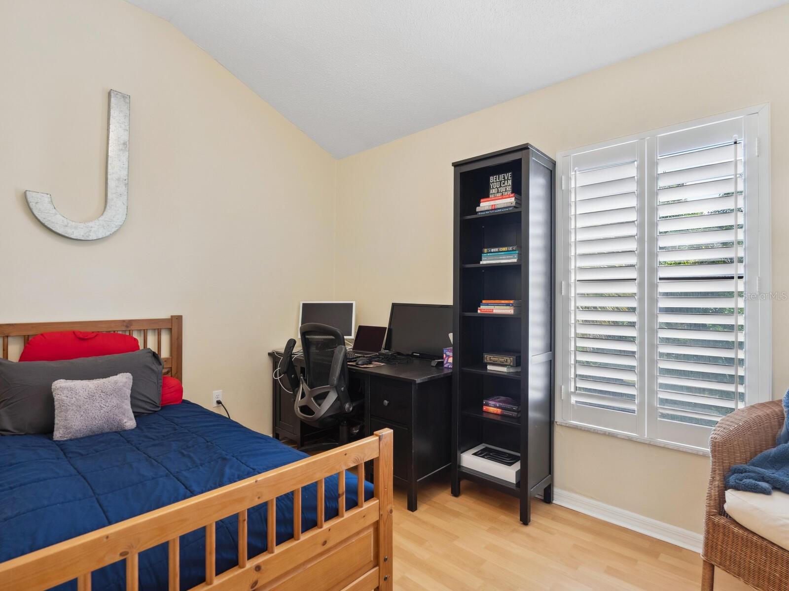 BENEVA OAKS - Residential