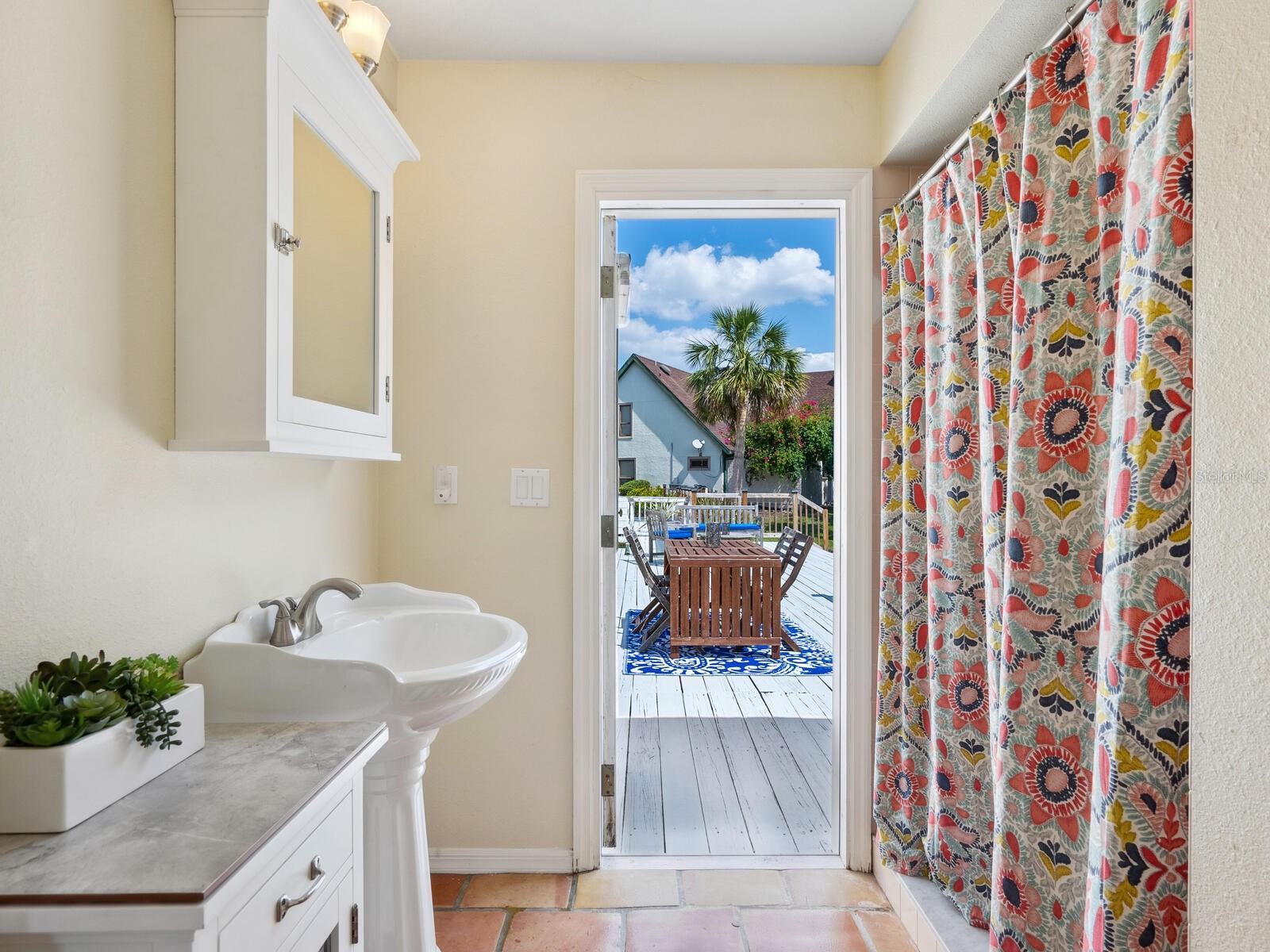 BENEVA OAKS - Residential