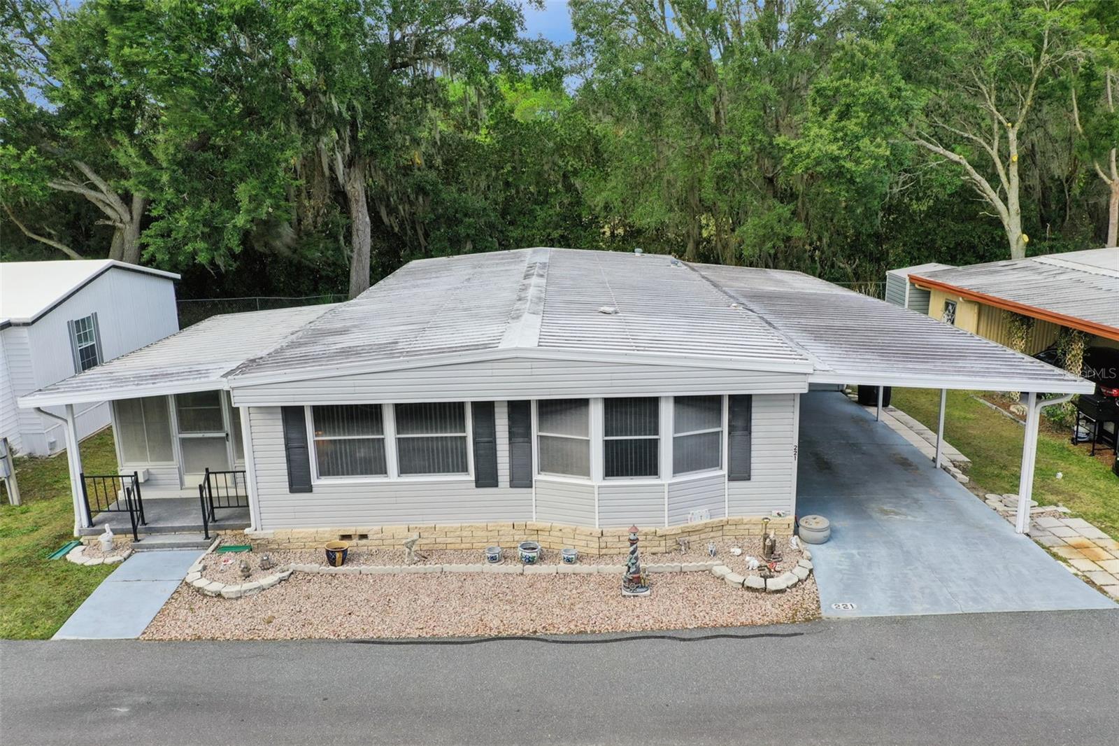 EUSTIS COUNTRY CLUB MANOR MHP UNIT 02A - Residential