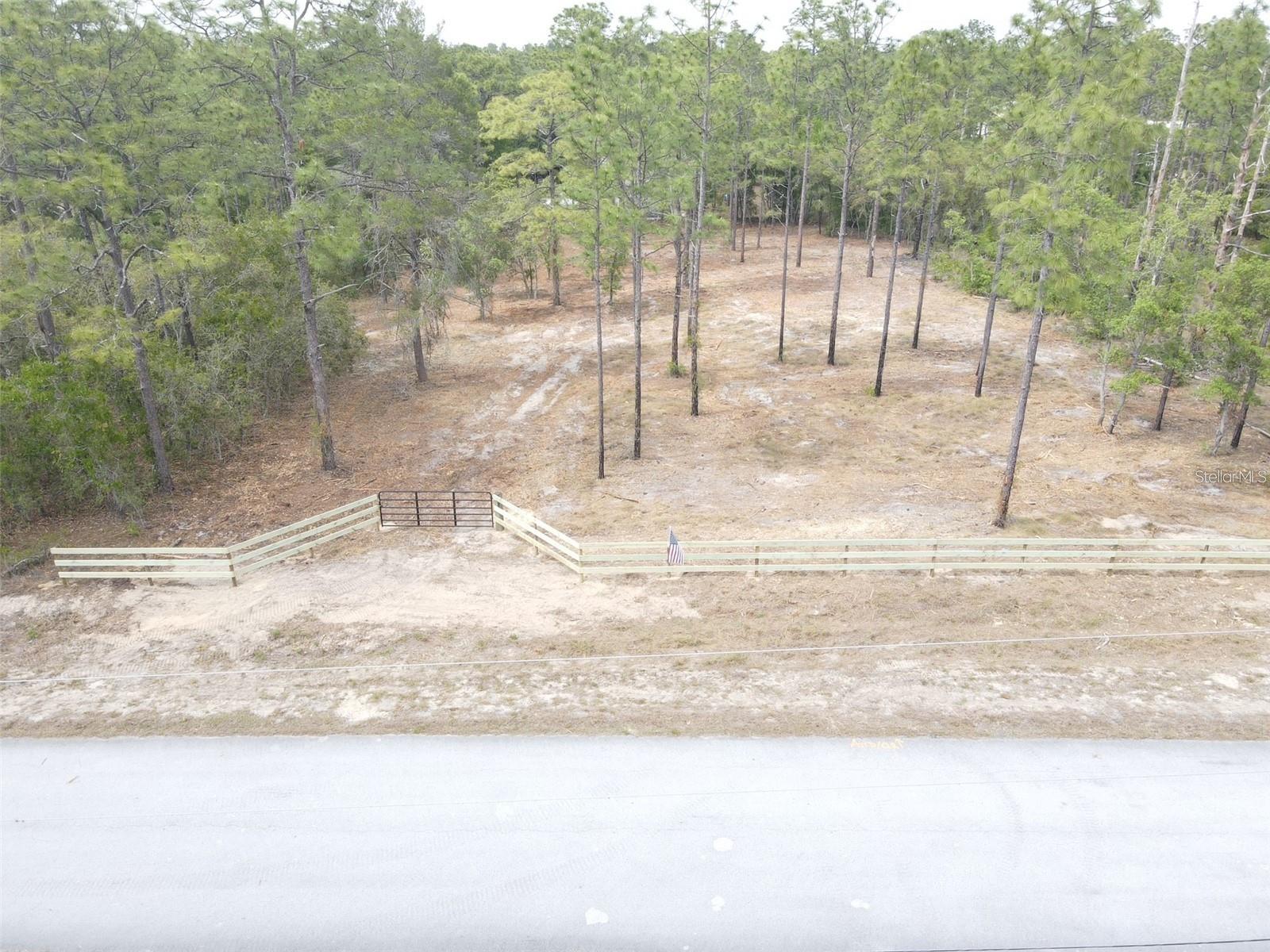 RAINBOW LAKES ESTATE - Land