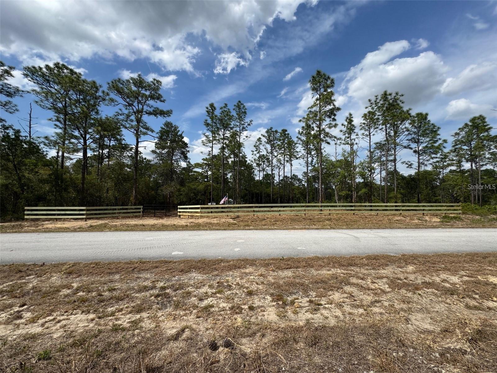 RAINBOW LAKES ESTATE - Land