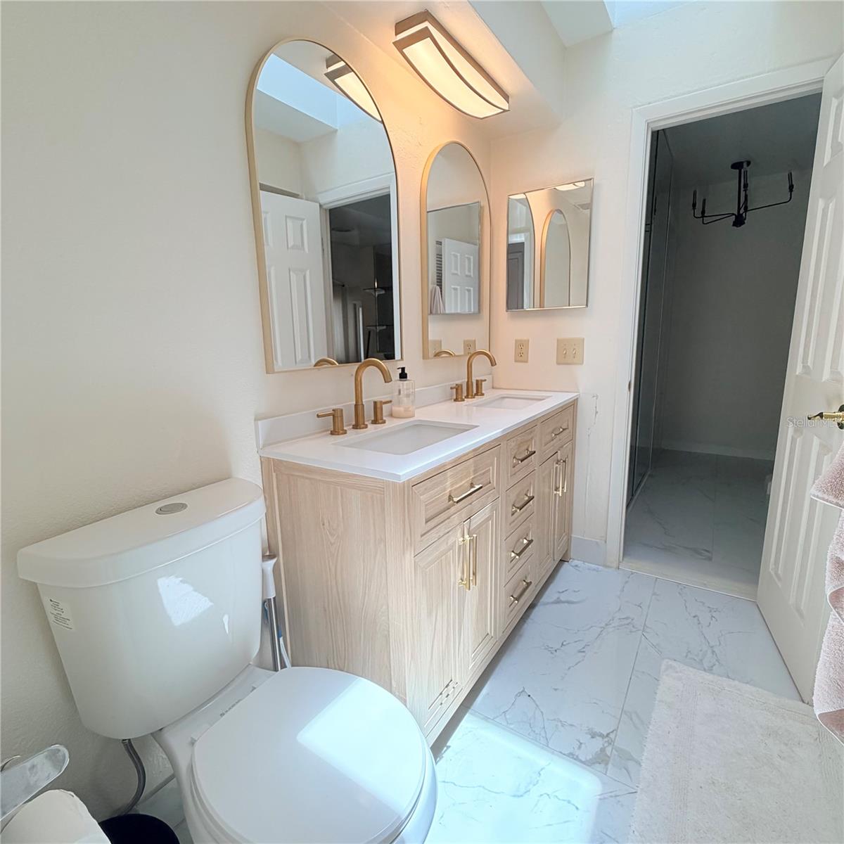 PELICAN BAY PH 04 UNIT 01 - Residential Lease