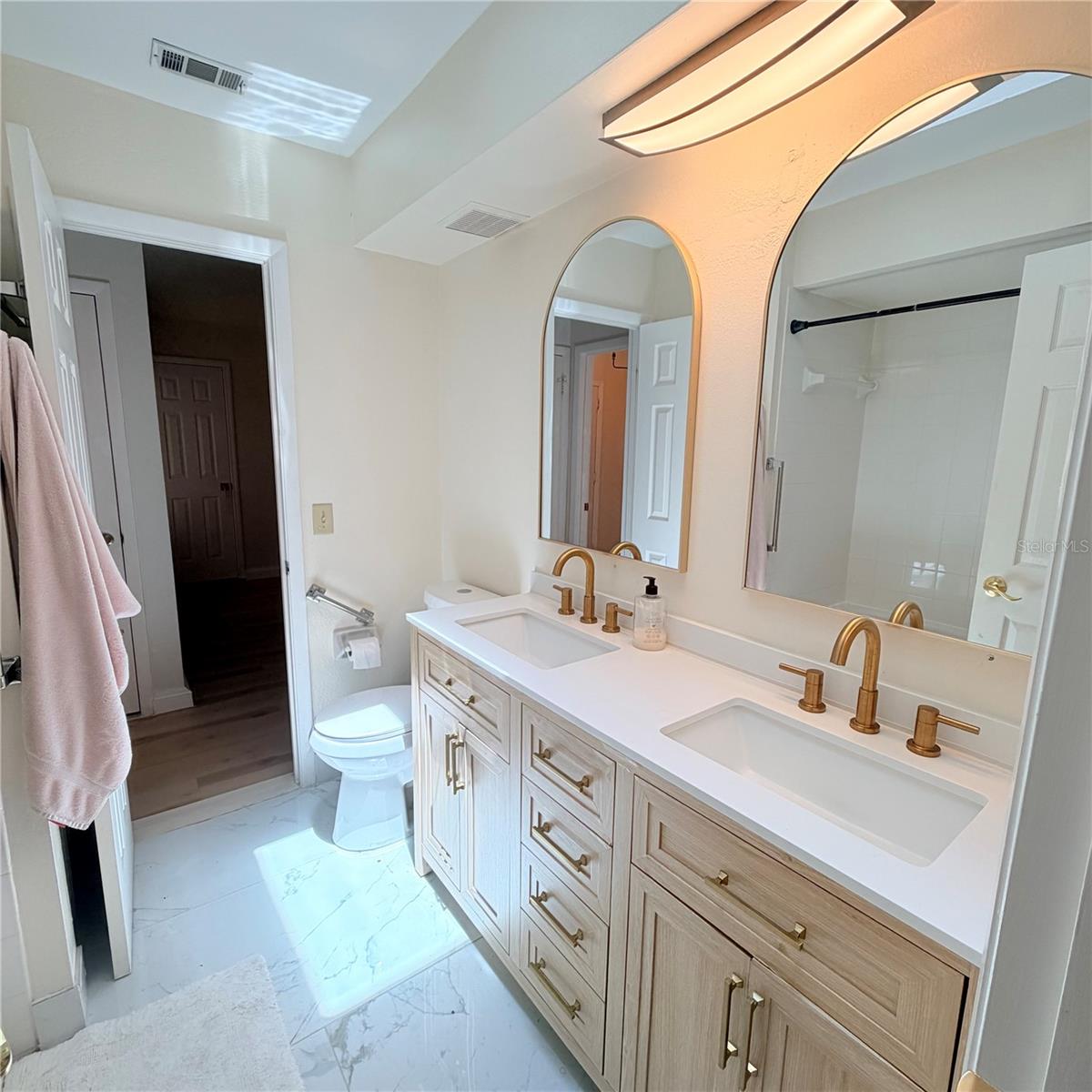PELICAN BAY PH 04 UNIT 01 - Residential Lease