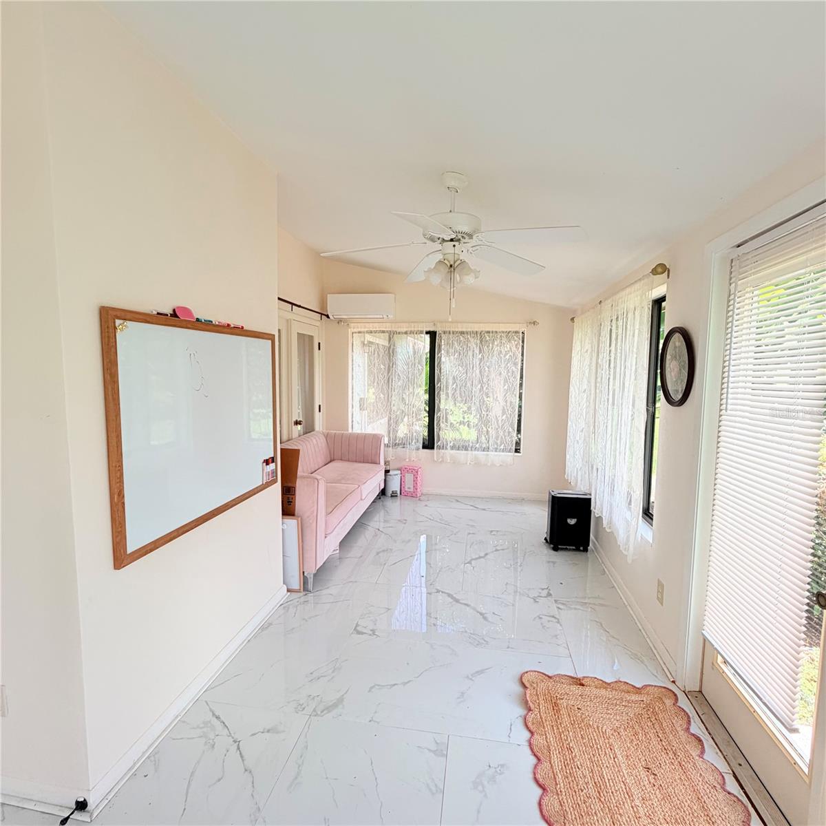 PELICAN BAY PH 04 UNIT 01 - Residential Lease