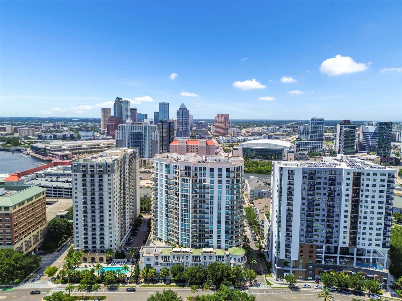 THE PLAZA HARBOUR ISLAND A CON - Residential
