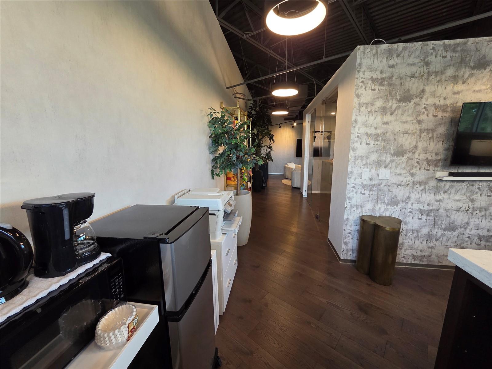 THE OFFICES/SOUTH STAR - Commercial Sale