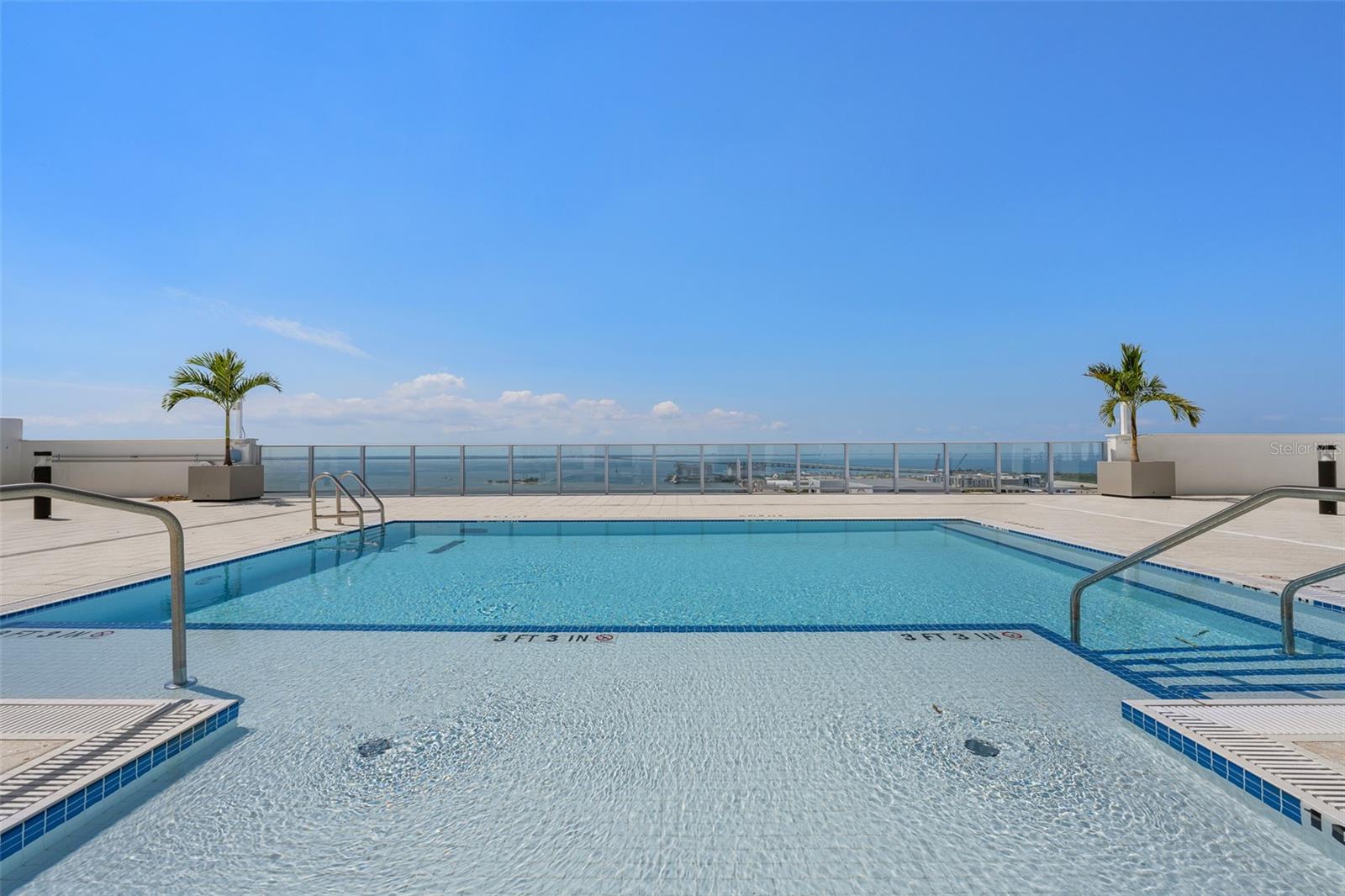 WESTSHORE YACHT CLUB AQUA TOWER - Residential