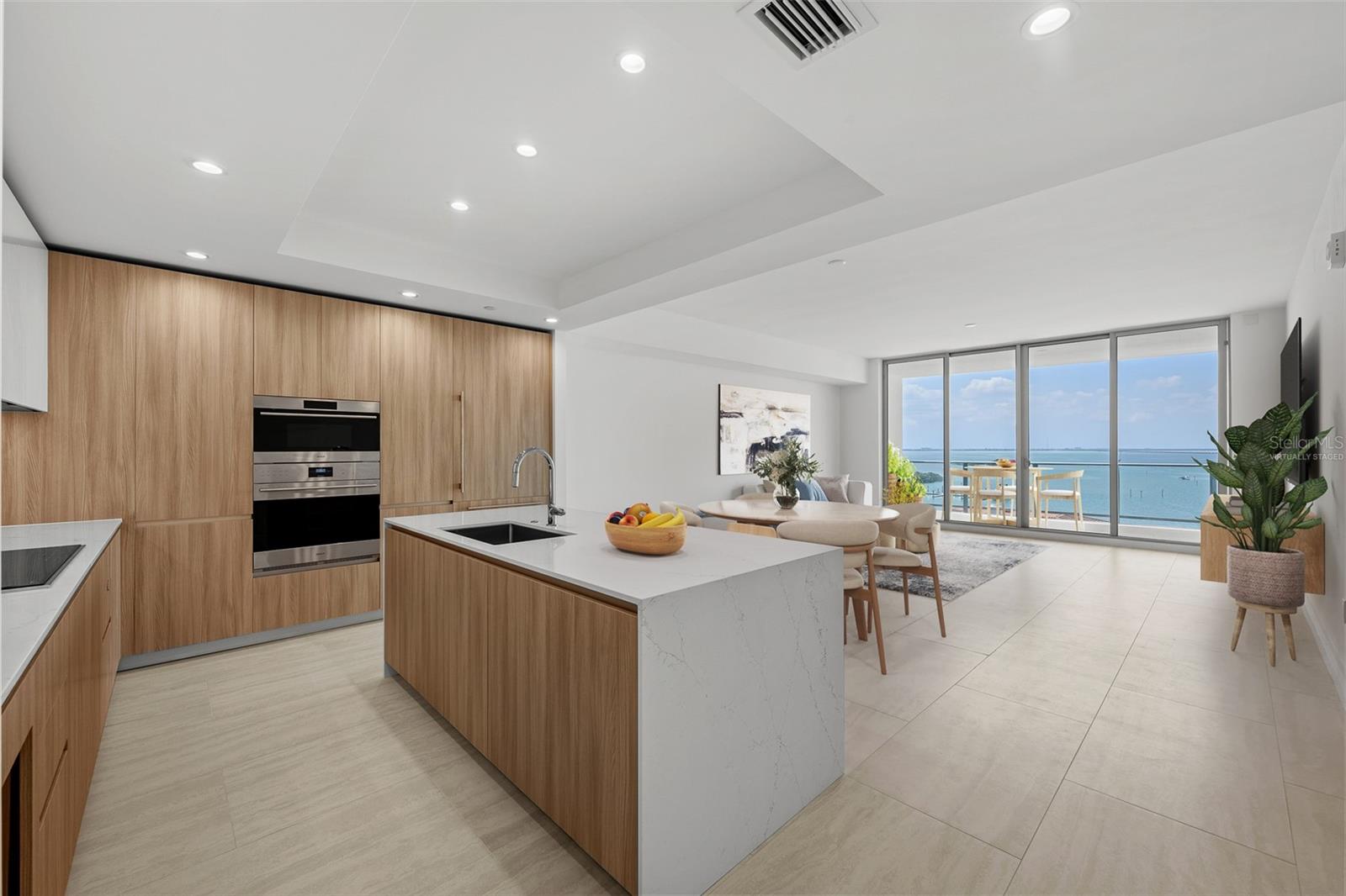WESTSHORE YACHT CLUB AQUA TOWER - Residential