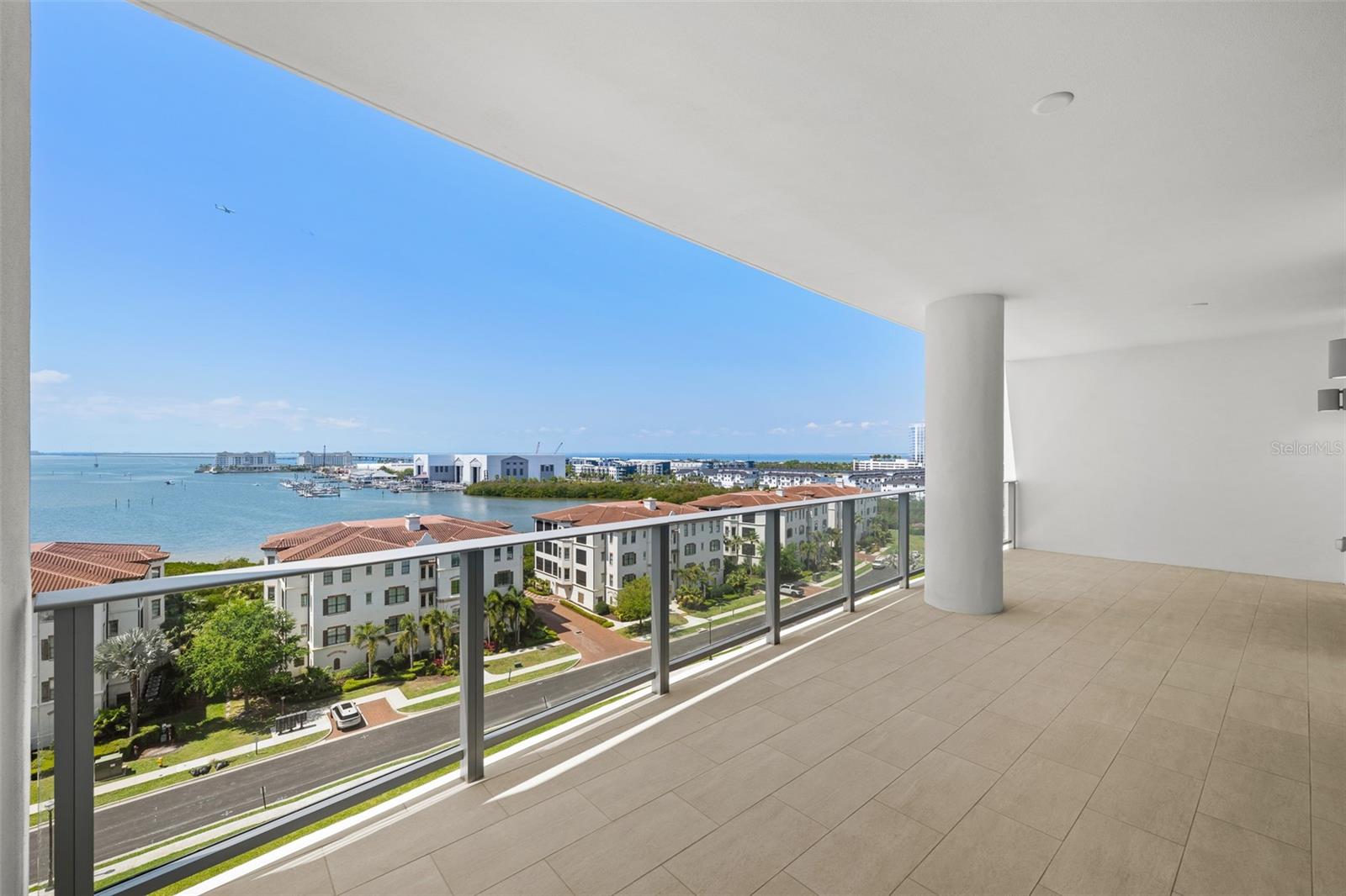 WESTSHORE YACHT CLUB, AQUA TOWER - Residential
