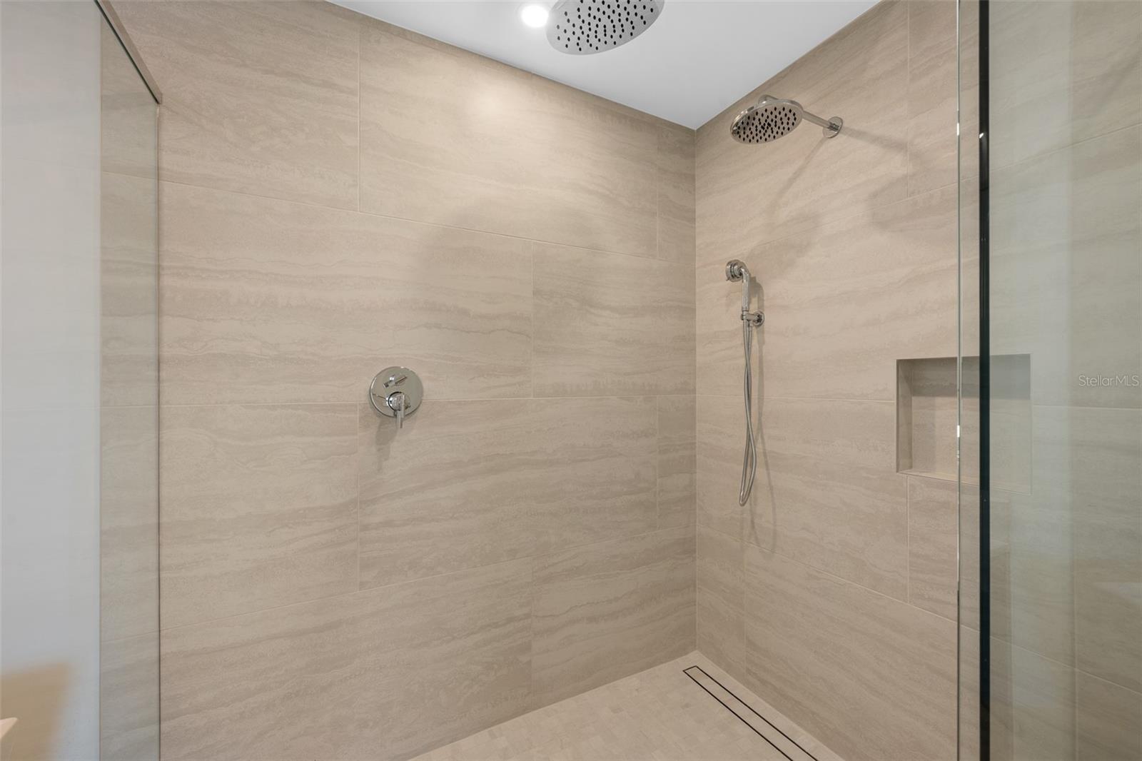 WESTSHORE YACHT CLUB AQUA TOWER - Residential