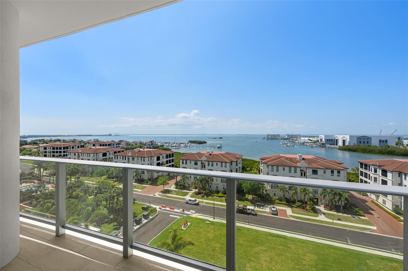 WESTSHORE YACHT CLUB, AQUA TOWER - Residential
