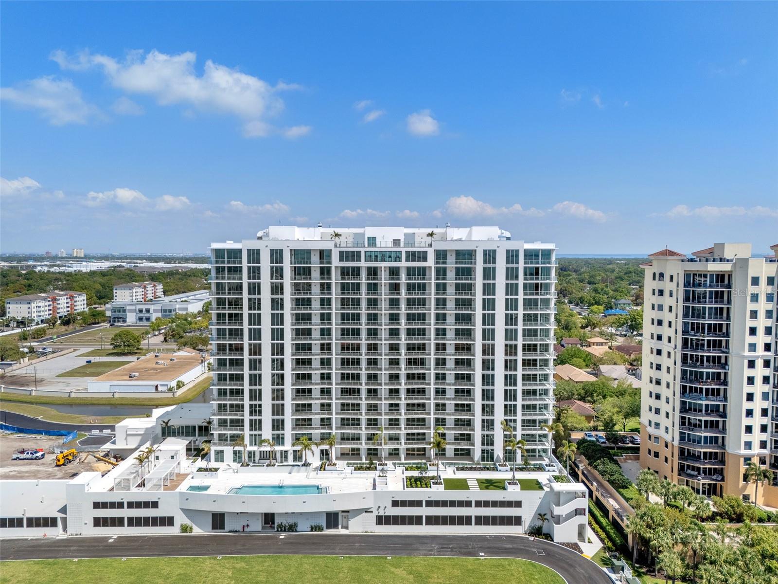 WESTSHORE YACHT CLUB, AQUA TOWER - Residential