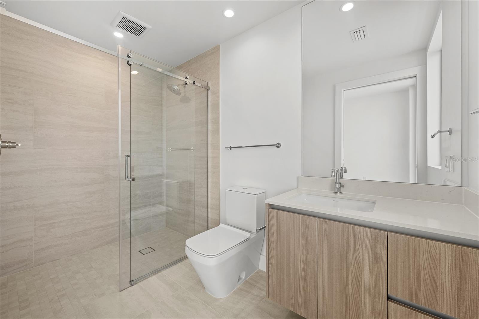 WESTSHORE YACHT CLUB AQUA TOWER - Residential