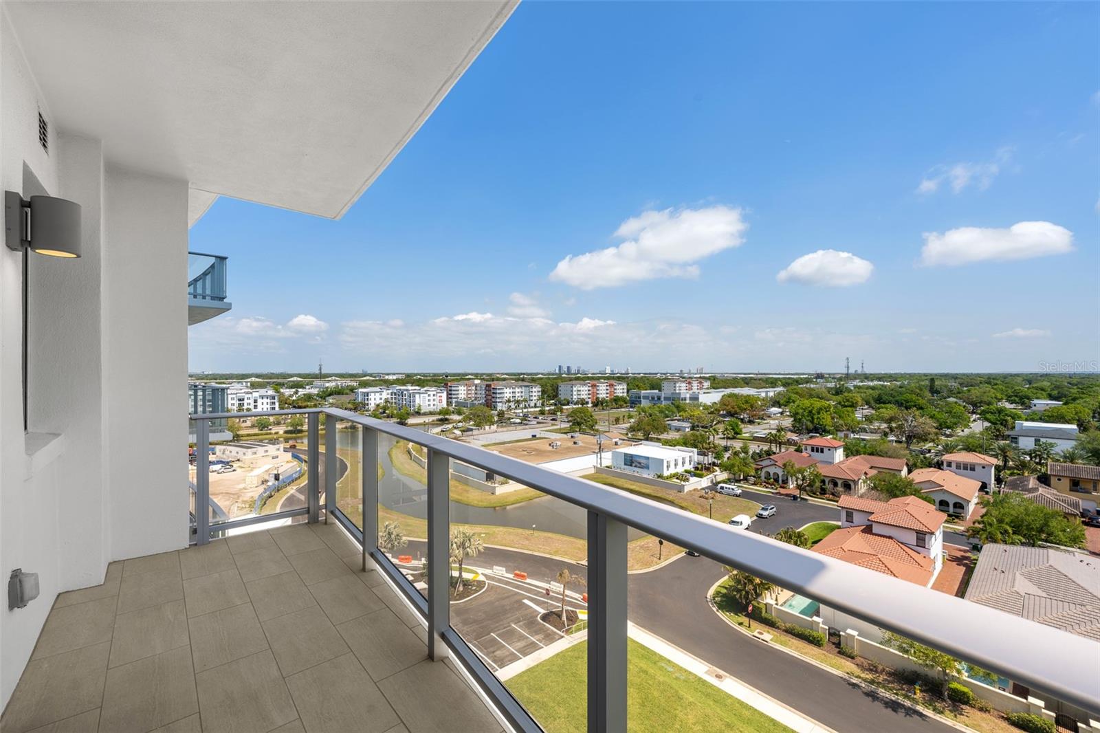 WESTSHORE YACHT CLUB, AQUA TOWER - Residential