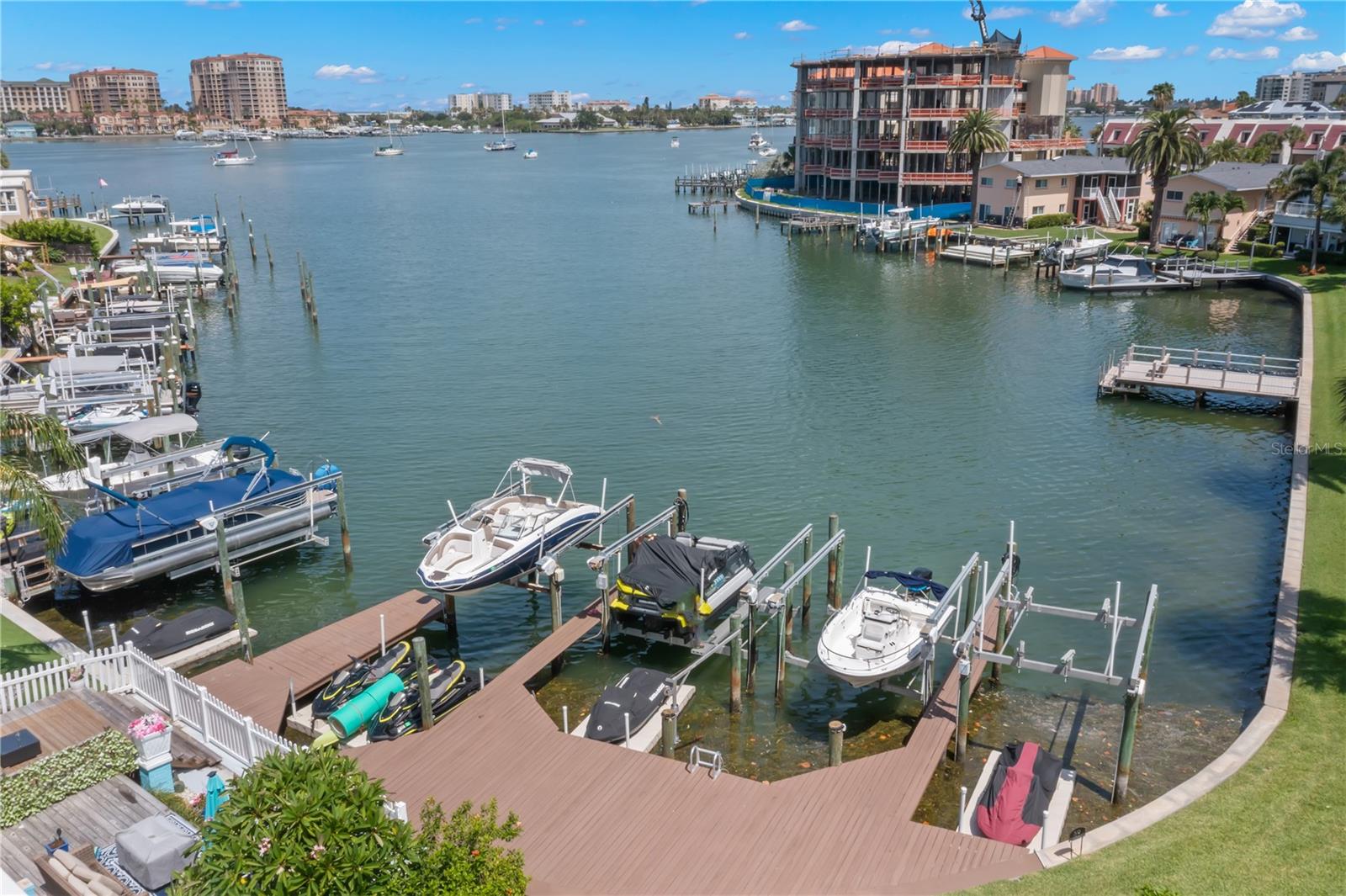 DOLPHINS LANDING - Residential