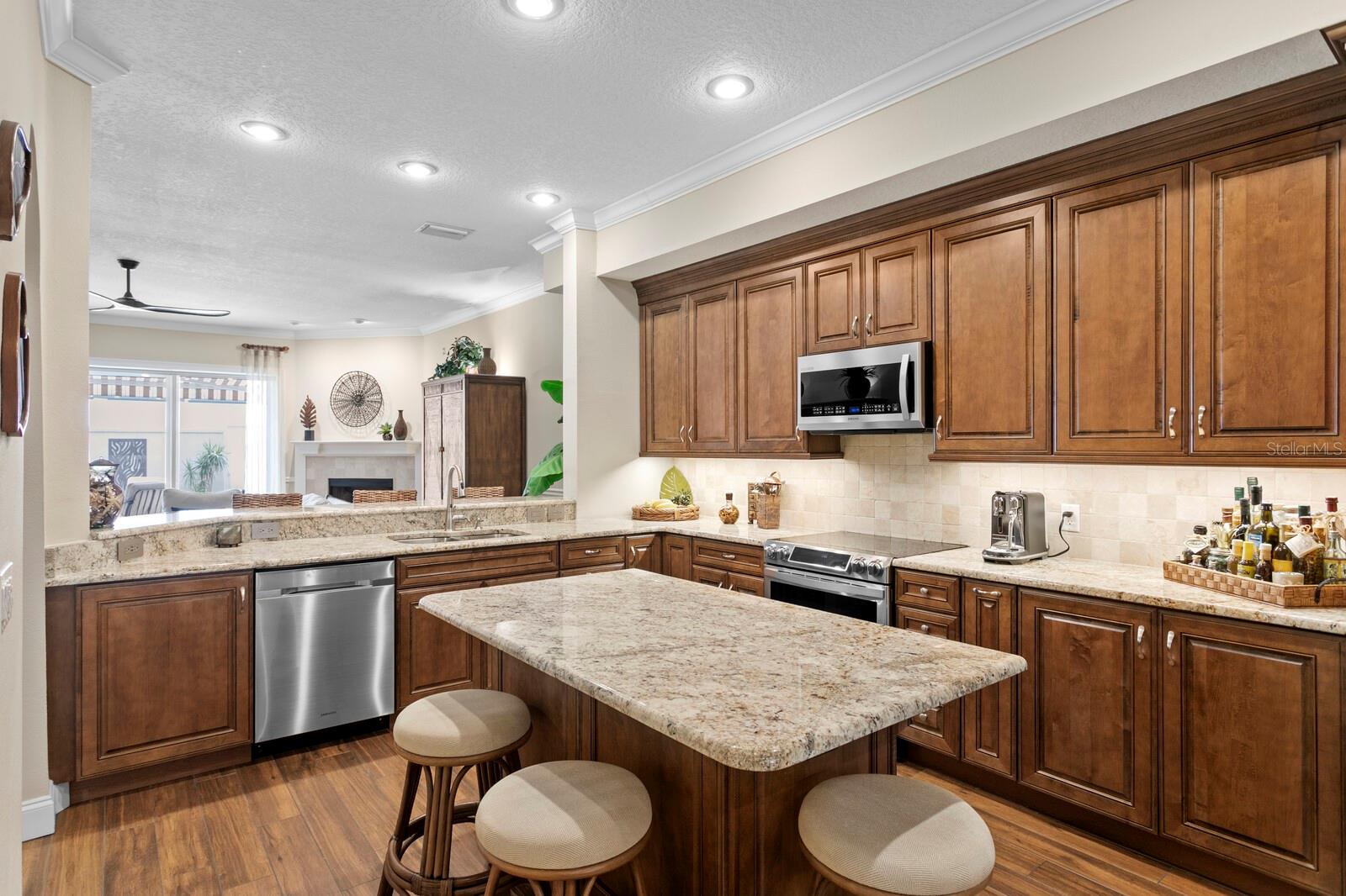 DOLPHINS LANDING - Residential