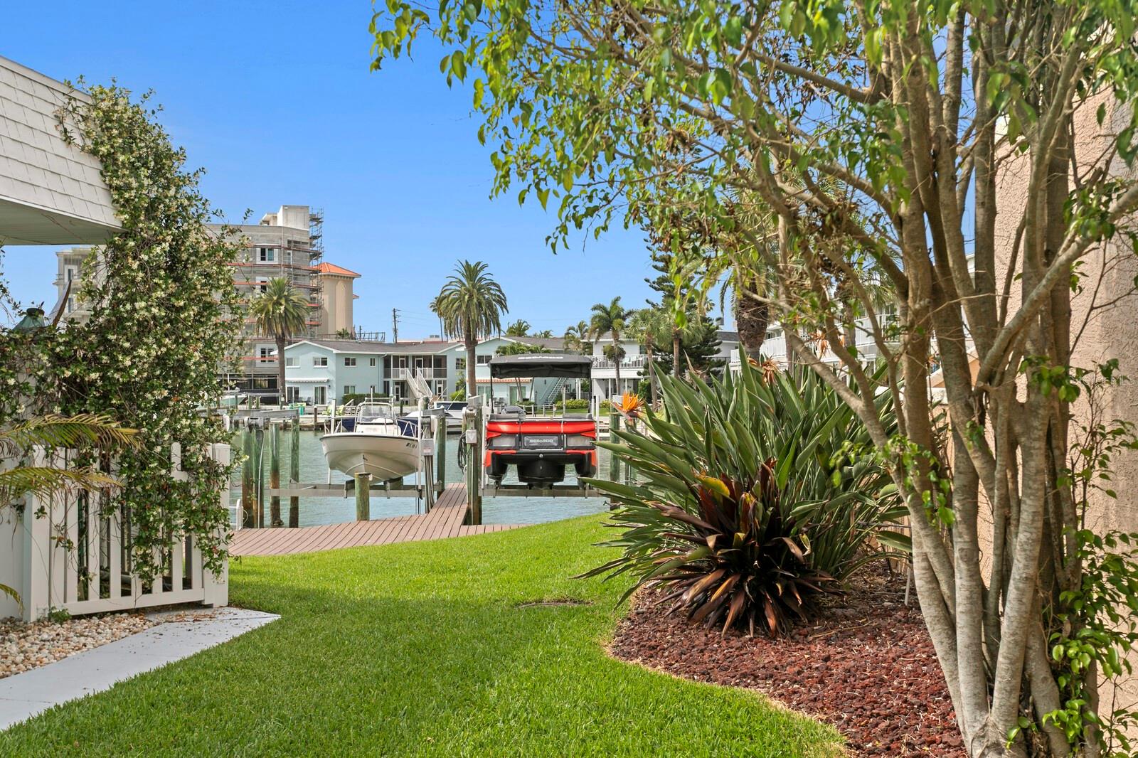 DOLPHINS LANDING - Residential