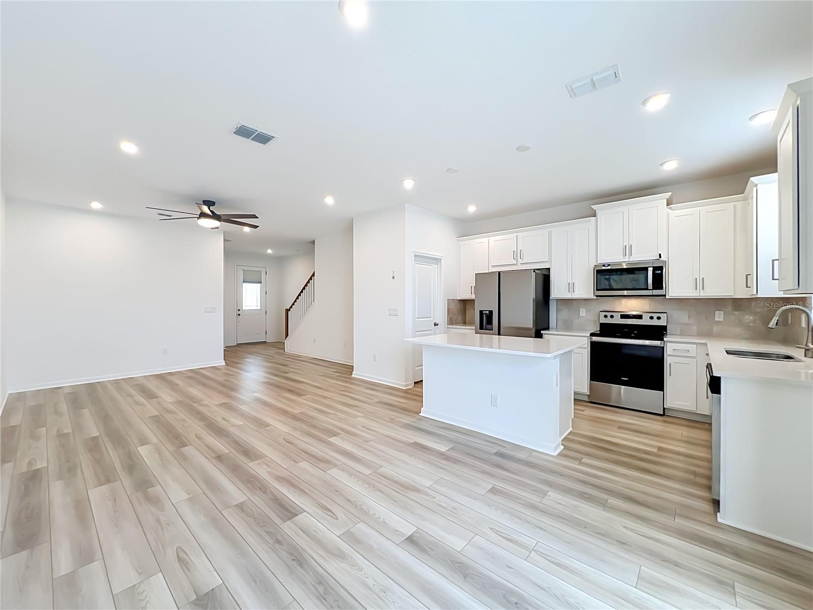 SPRING ISLE PALMS - Residential