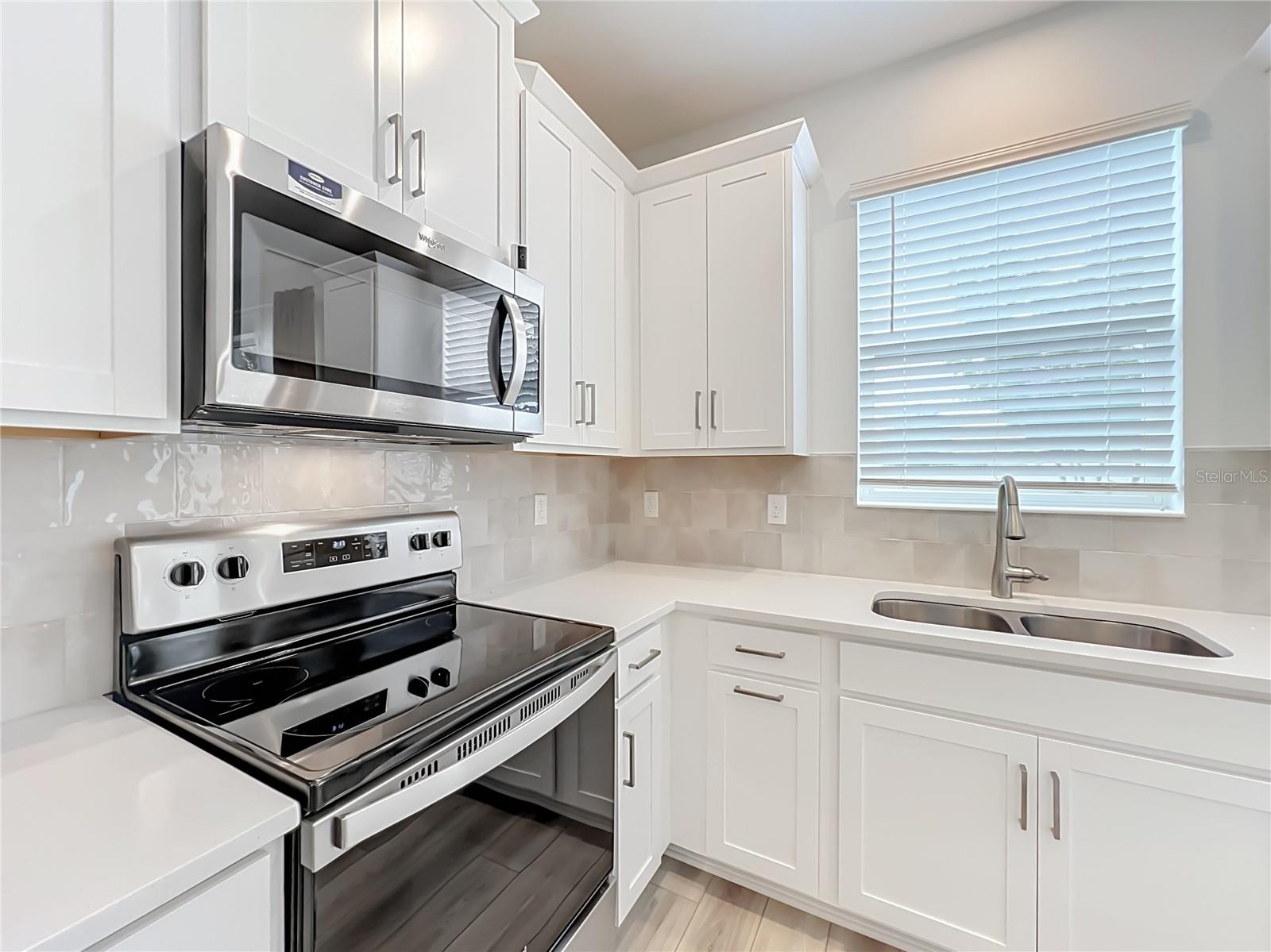 SPRING ISLE PALMS - Residential
