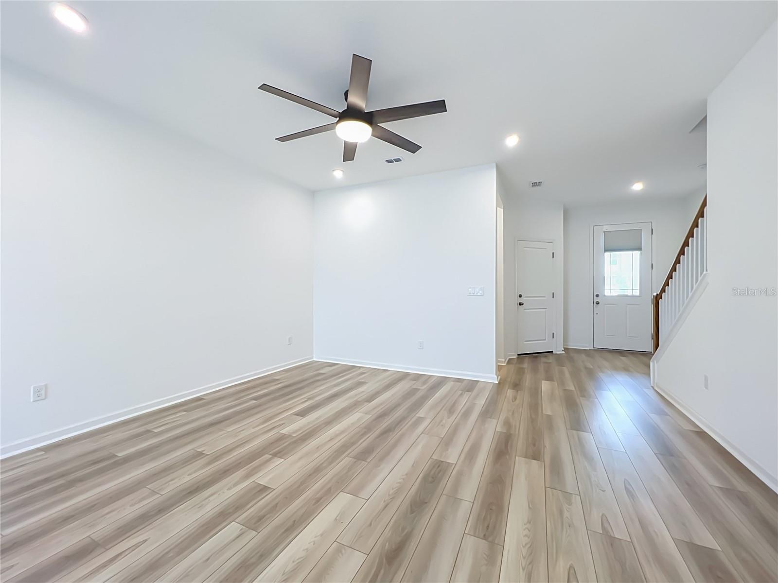 SPRING ISLE PALMS - Residential
