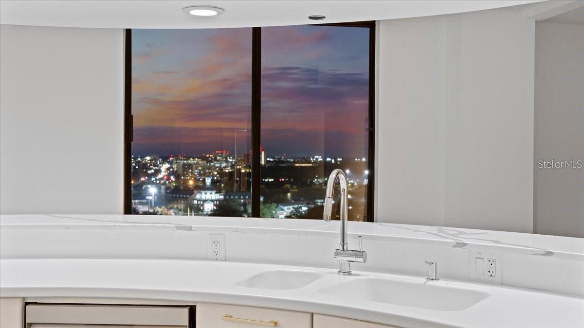 PARK LAKE TOWERS - Residential