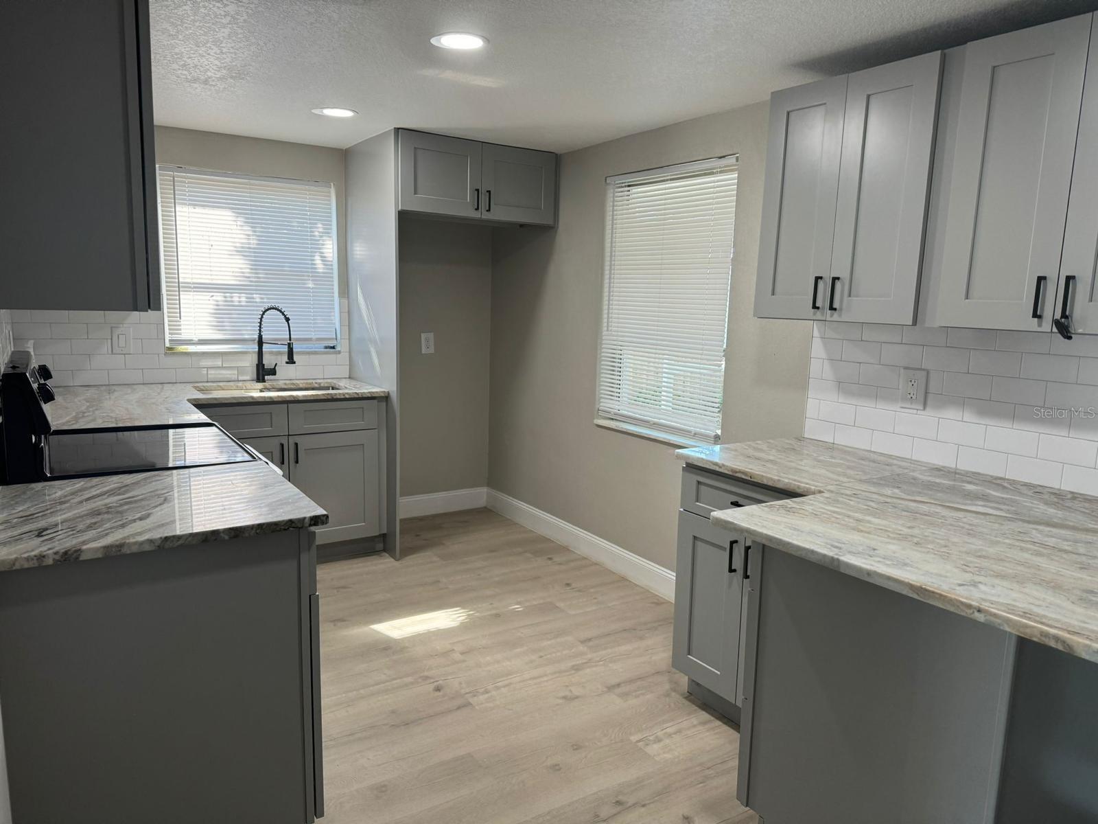 REGENCY PARK - Residential Lease