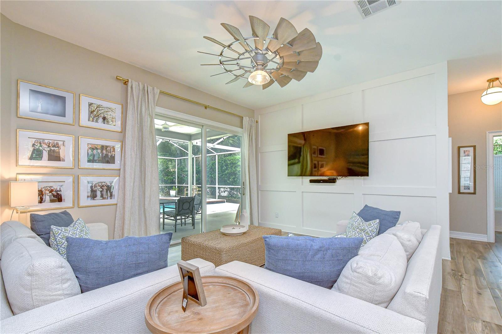 RIVER HILLS COUNTRY CLUB - Residential