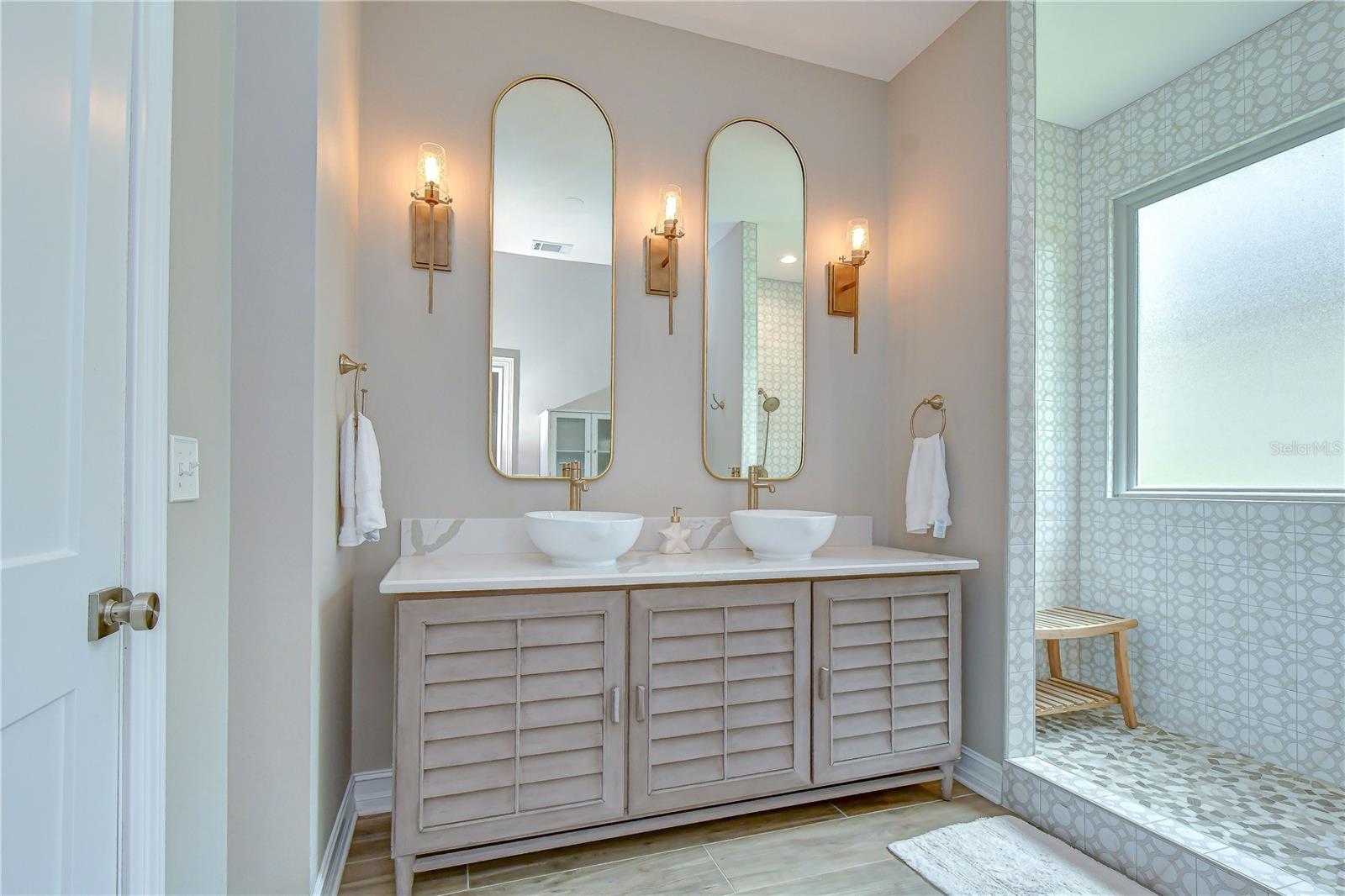 RIVER HILLS COUNTRY CLUB - Residential