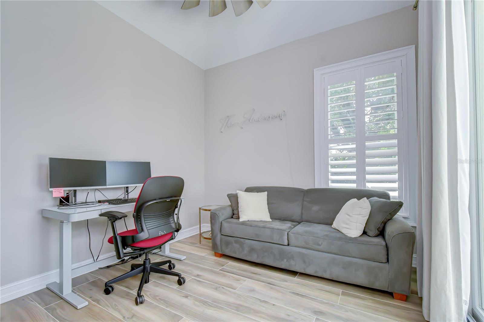 RIVER HILLS COUNTRY CLUB - Residential