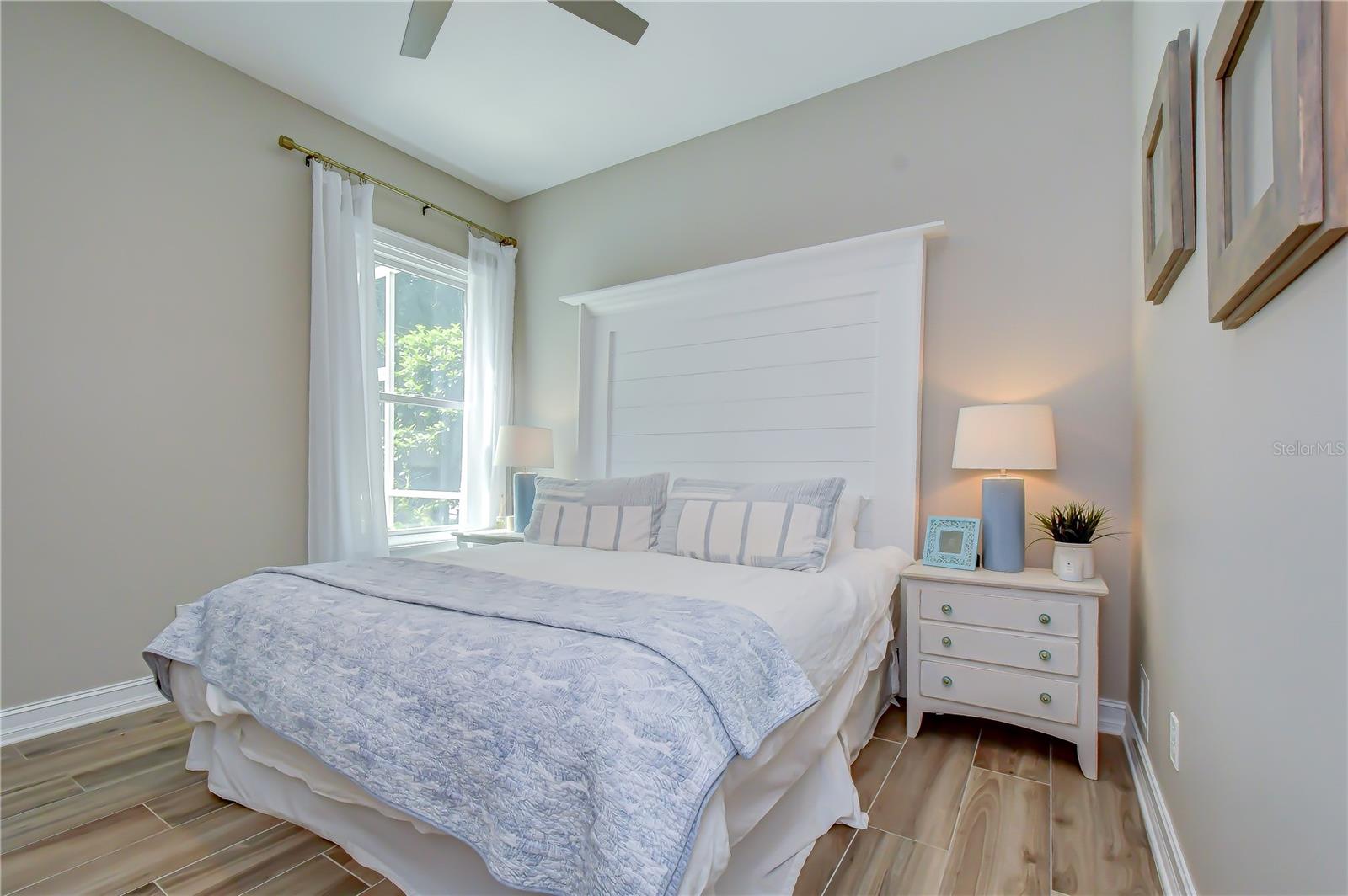 RIVER HILLS COUNTRY CLUB - Residential