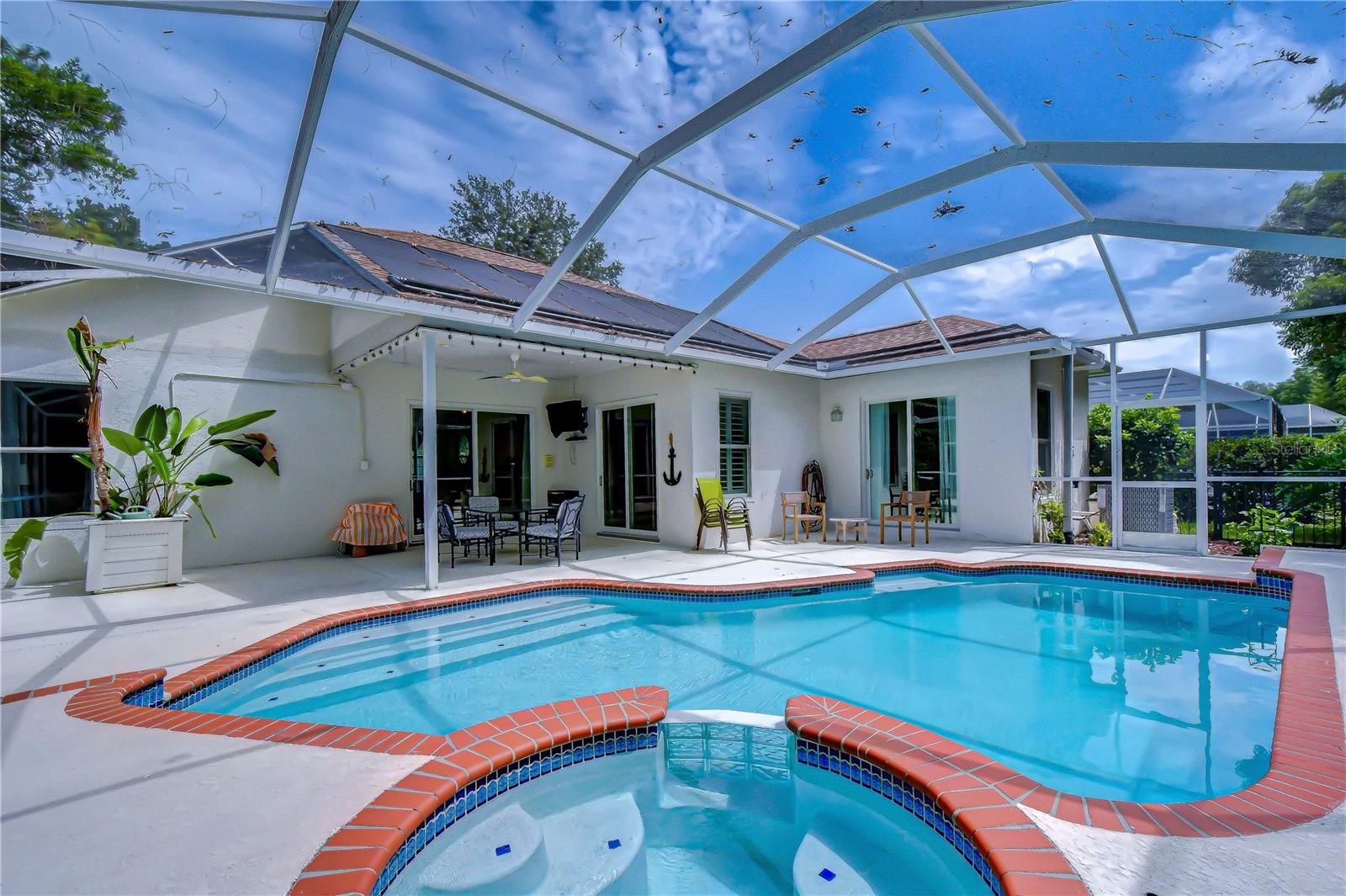 RIVER HILLS COUNTRY CLUB - Residential