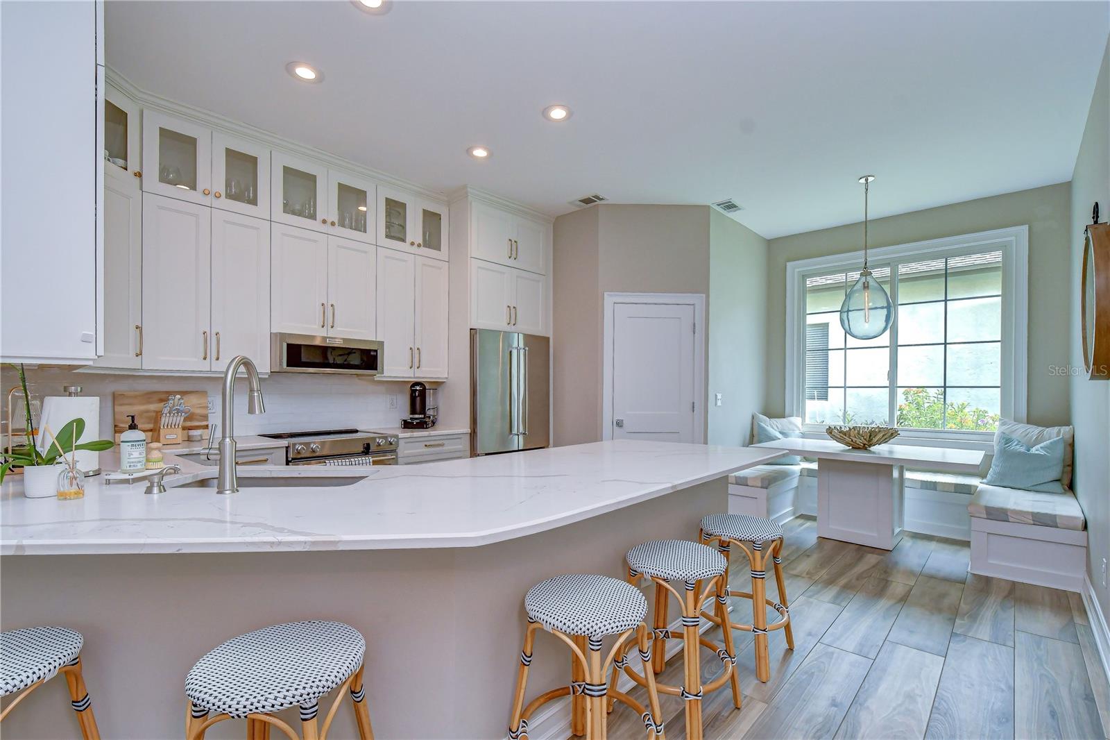 RIVER HILLS COUNTRY CLUB - Residential
