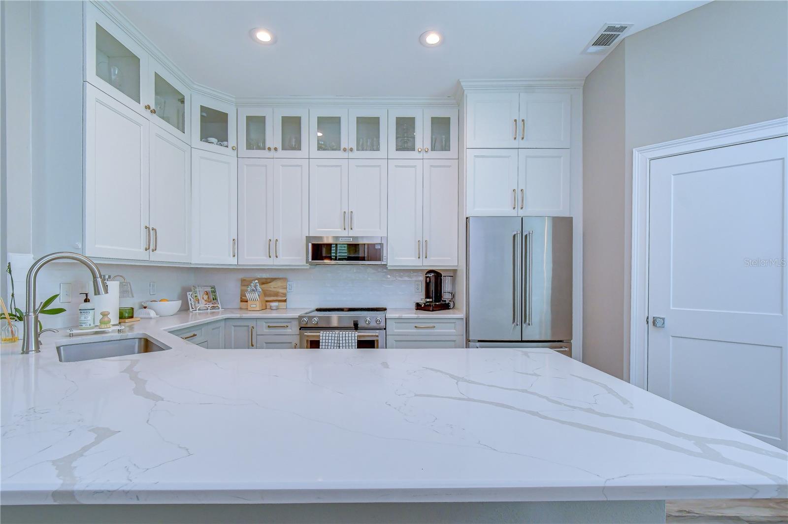 RIVER HILLS COUNTRY CLUB - Residential
