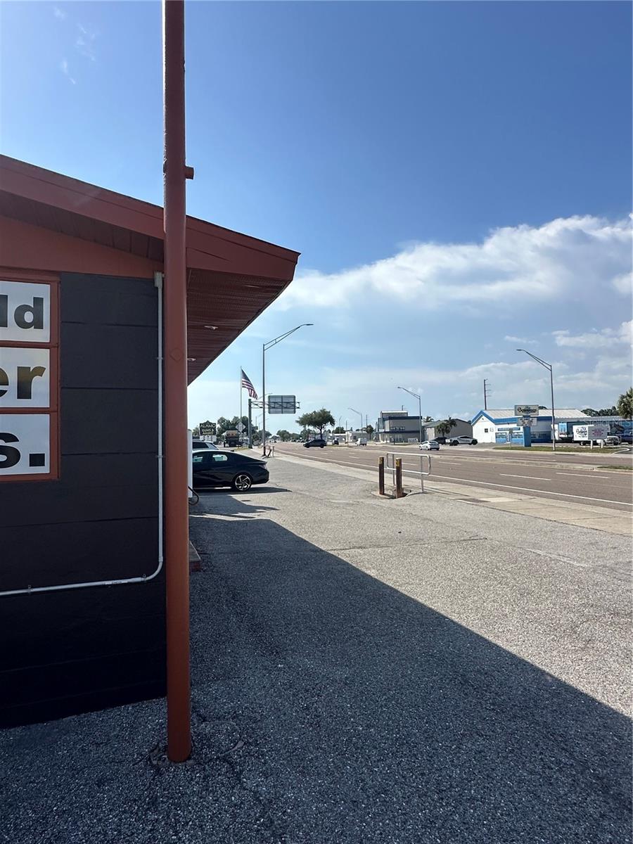 SOUTH VENICE UN 4 - Commercial Lease