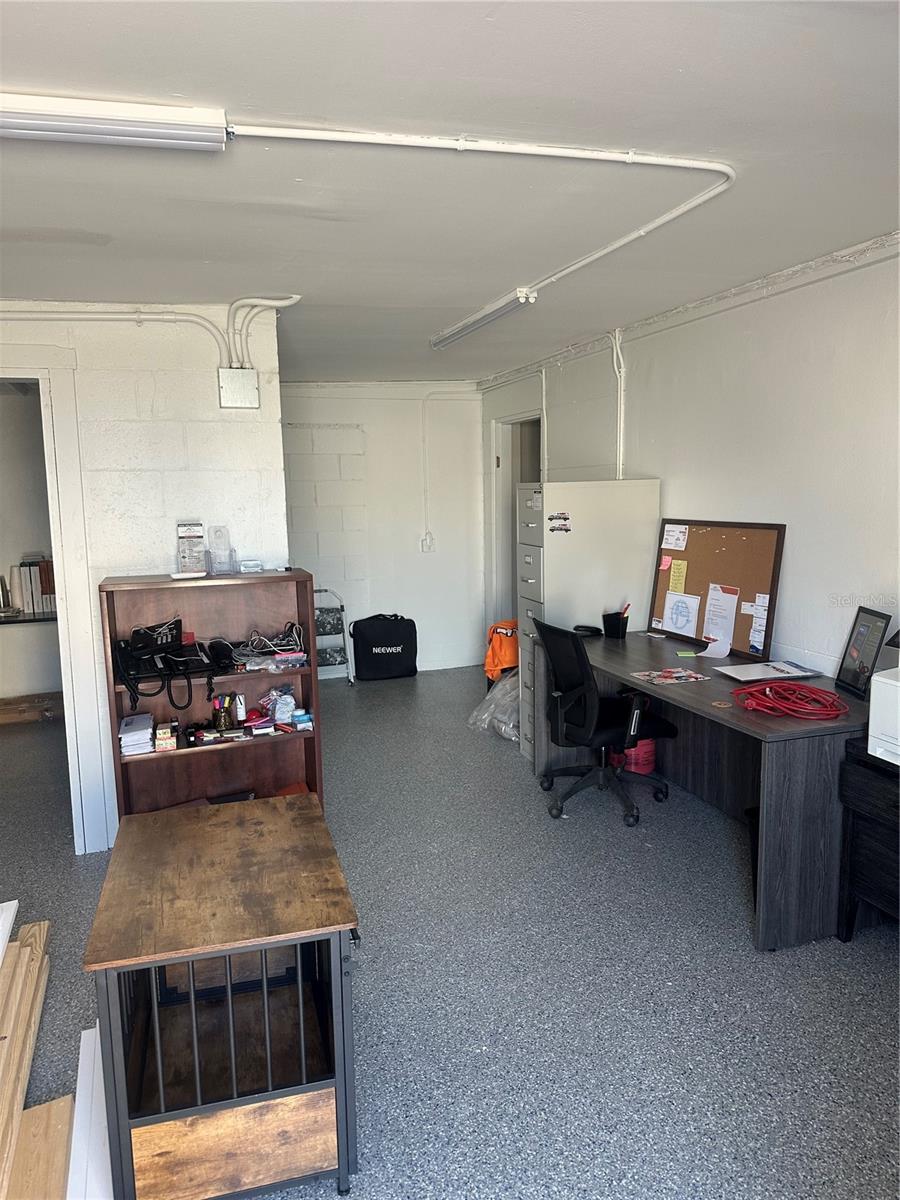 SOUTH VENICE UN 4 - Commercial Lease