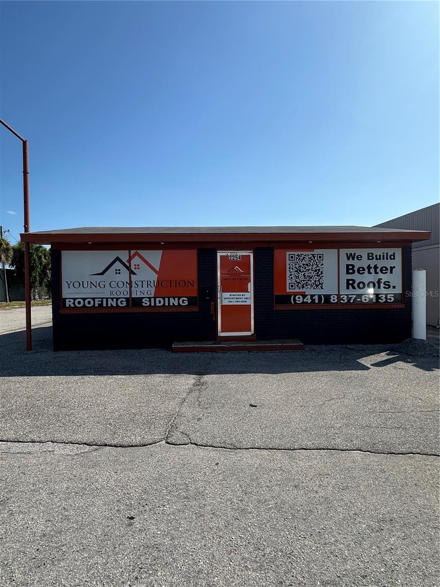 SOUTH VENICE UN 4 - Commercial Lease