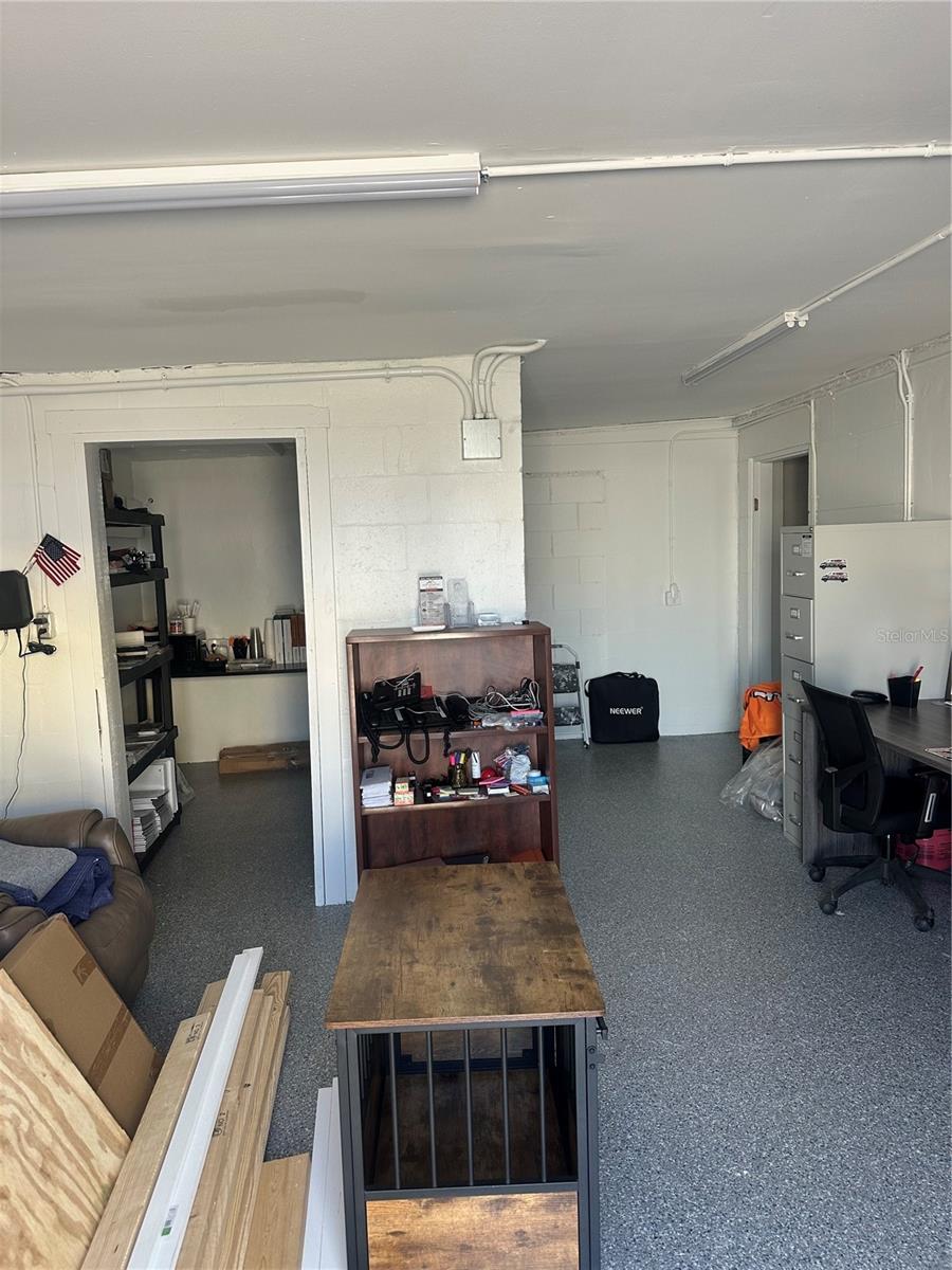 SOUTH VENICE UN 4 - Commercial Lease