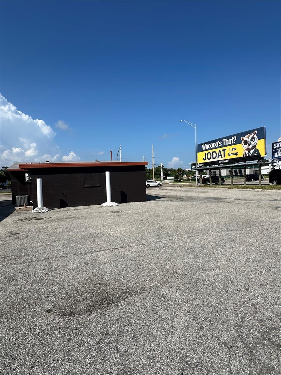 SOUTH VENICE UN 4 - Commercial Lease