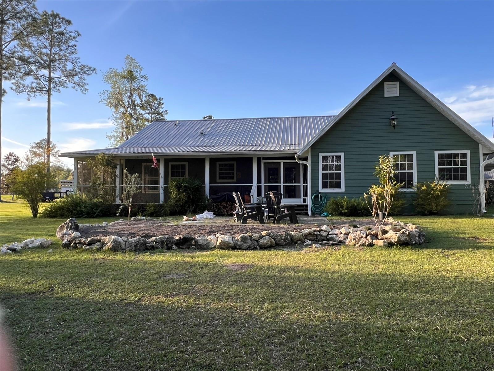 ROLLING HILLS - Residential