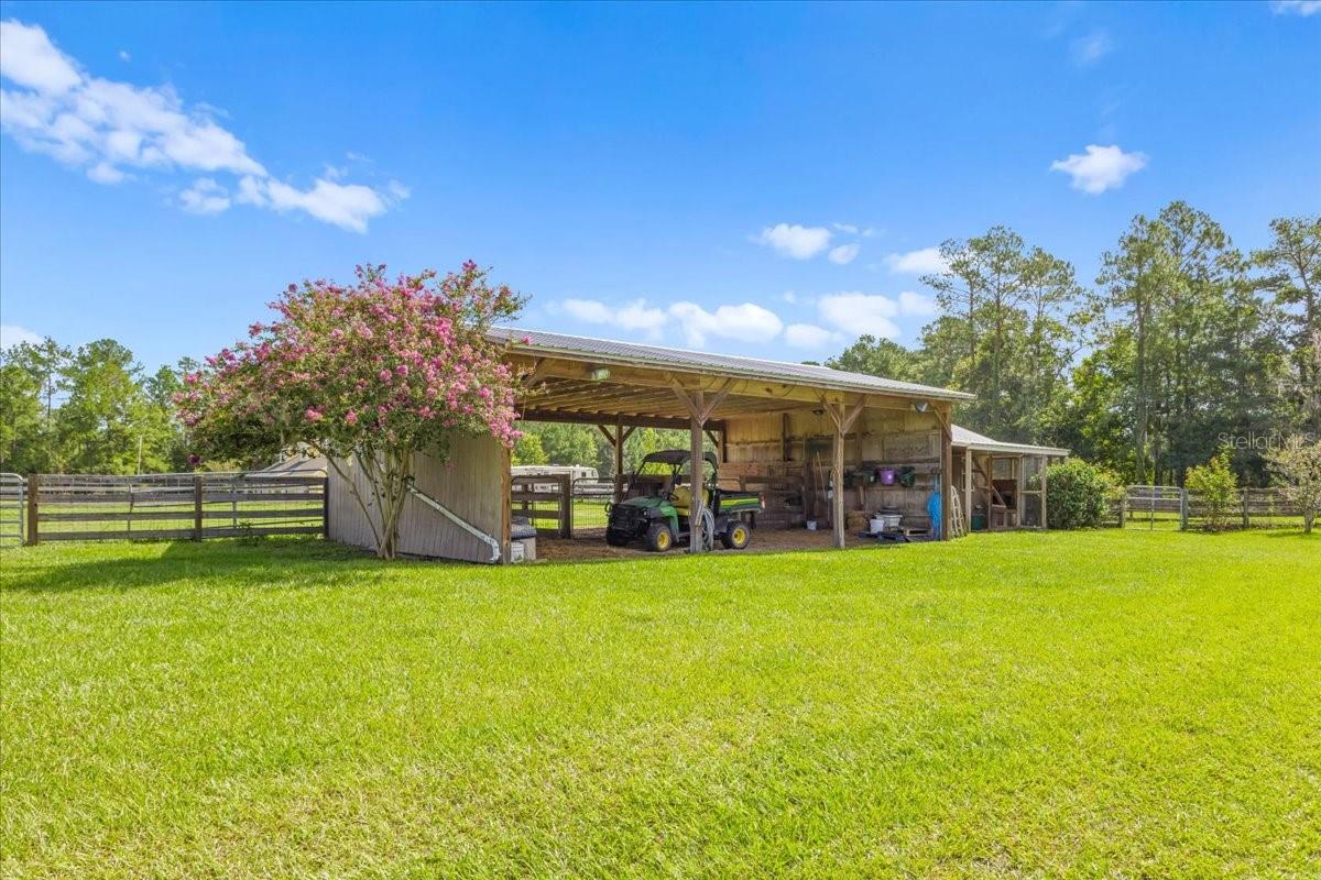 ROLLING HILLS - Residential