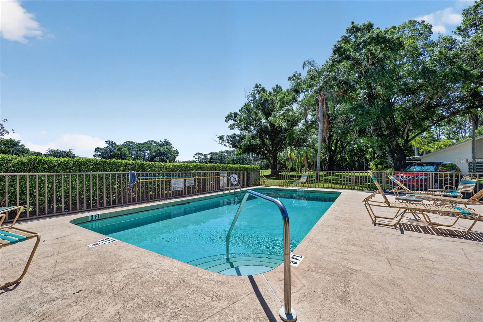 QUAIL HOLLOW - Residential