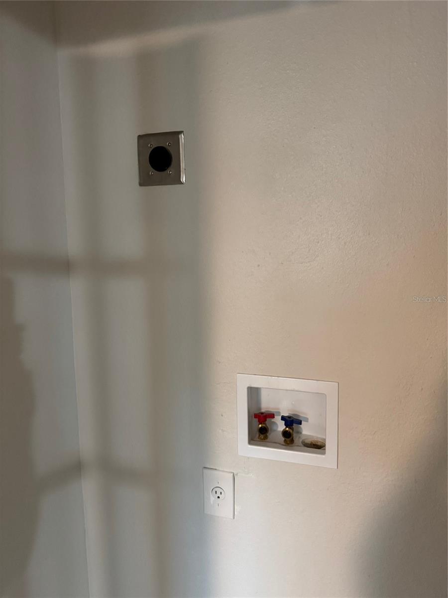 SOUTH VENICE - Residential