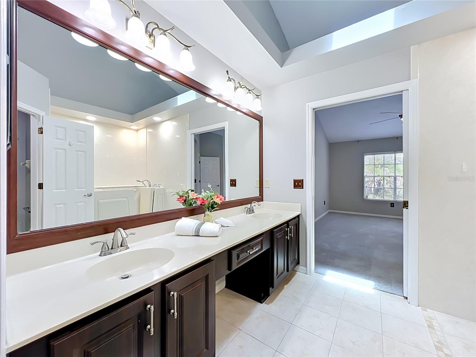RACQUET CLUB VILLAS AT HEATHROW 1 - Residential